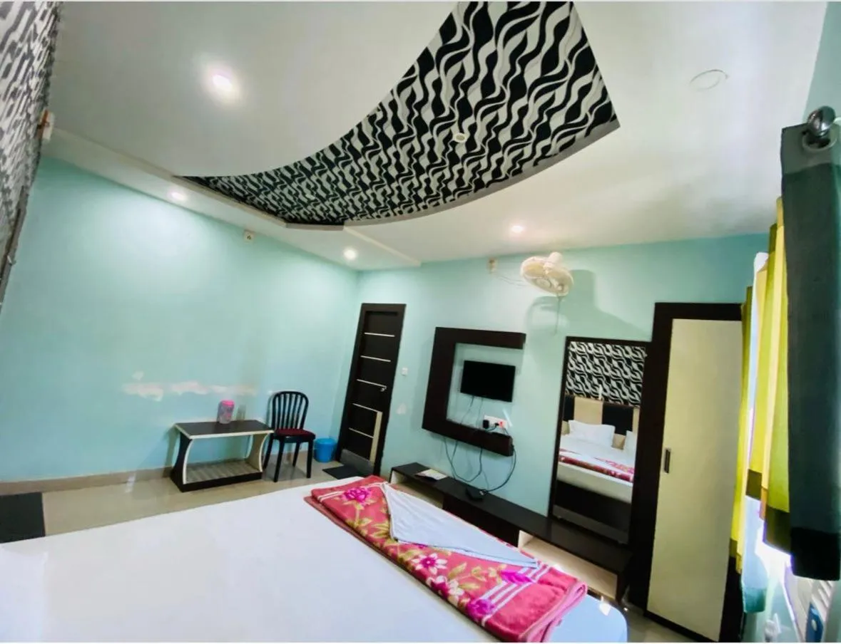 Bed in Hotel Basant Vihar International