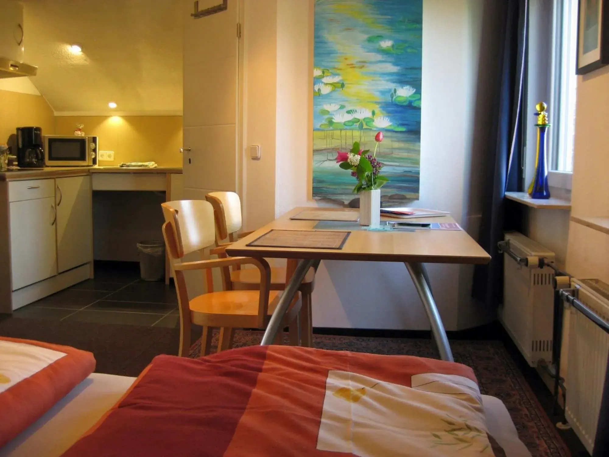 One-Bedroom Apartment with Garden View - single occupancy in Eva und Wolf Apartments One-Bedroom Apartment with Garden View - single occupancy in Eva und Wolf Apartments