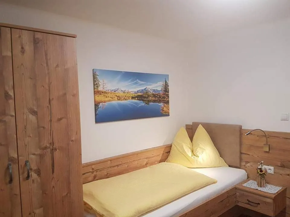 Photo of the whole room, Bed in No1 - Flo's Rooms & Breakfast
