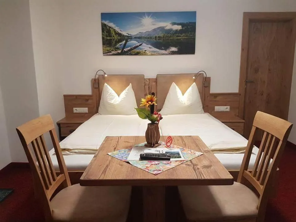 Bedroom, Bed in No1 - Flo's Rooms & Breakfast