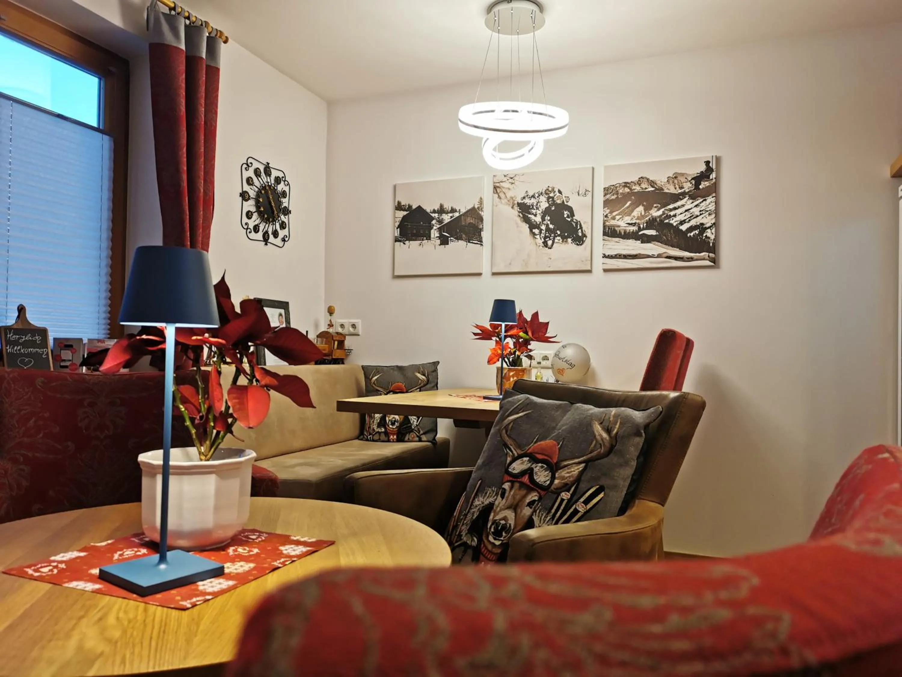 Communal lounge/ TV room in No1 - Flo's Rooms & Breakfast