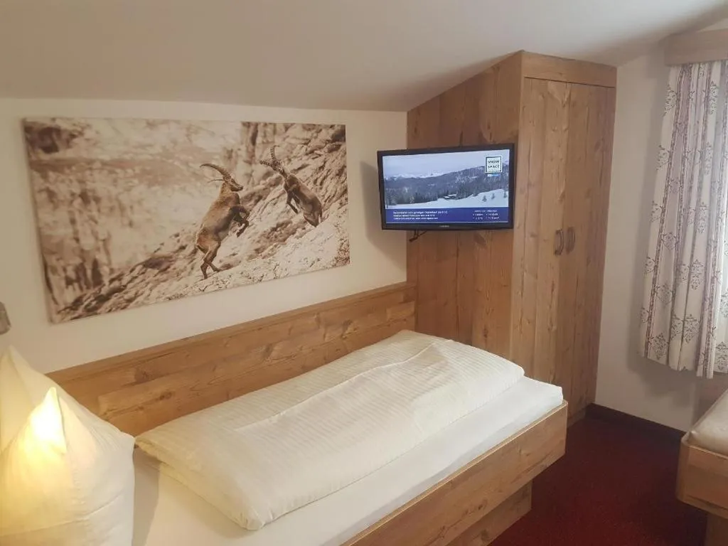 Bedroom, Bed in No1 - Flo's Rooms & Breakfast