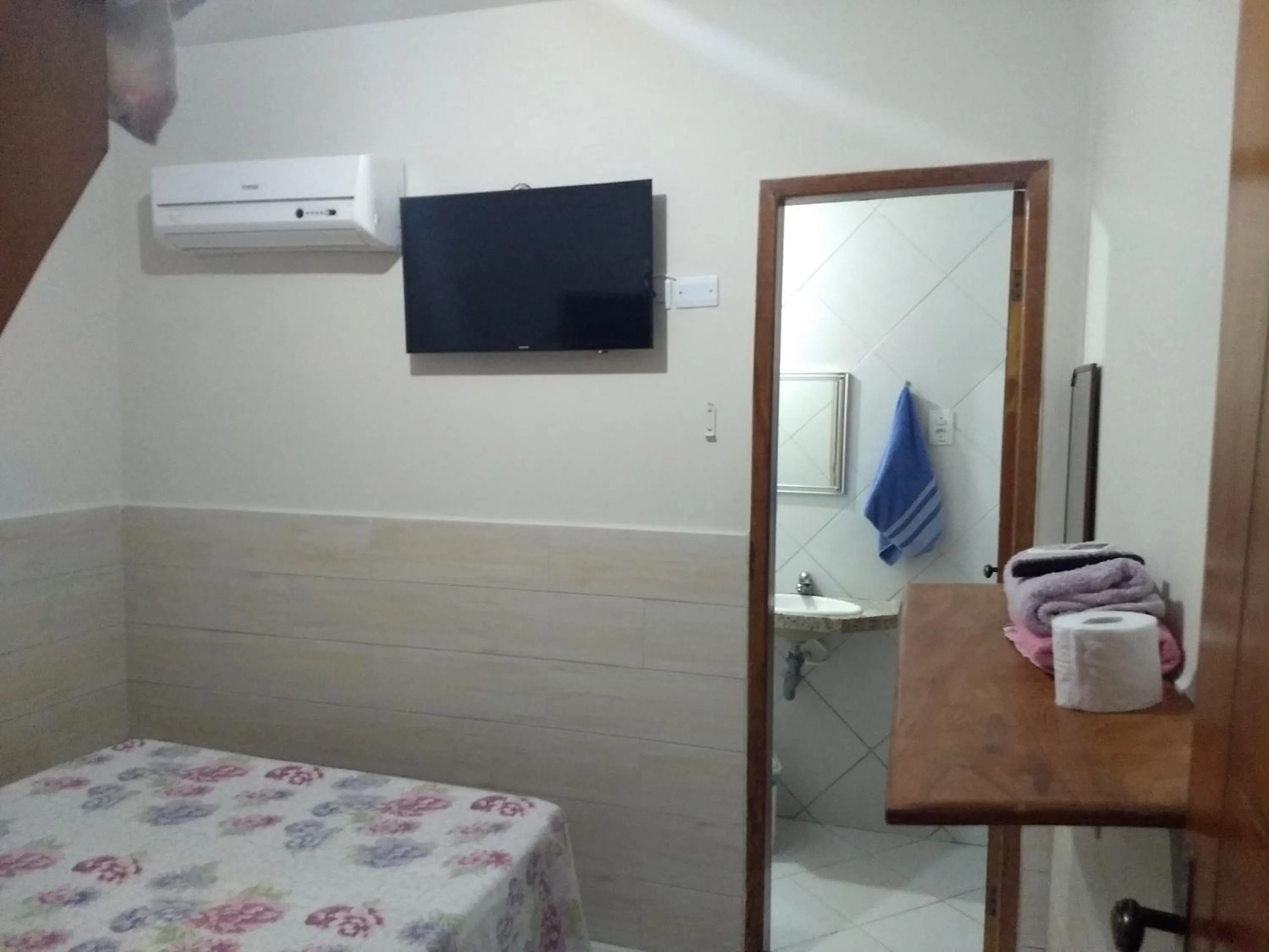 Photo of the whole room, Bed in Pousada Santa Fé