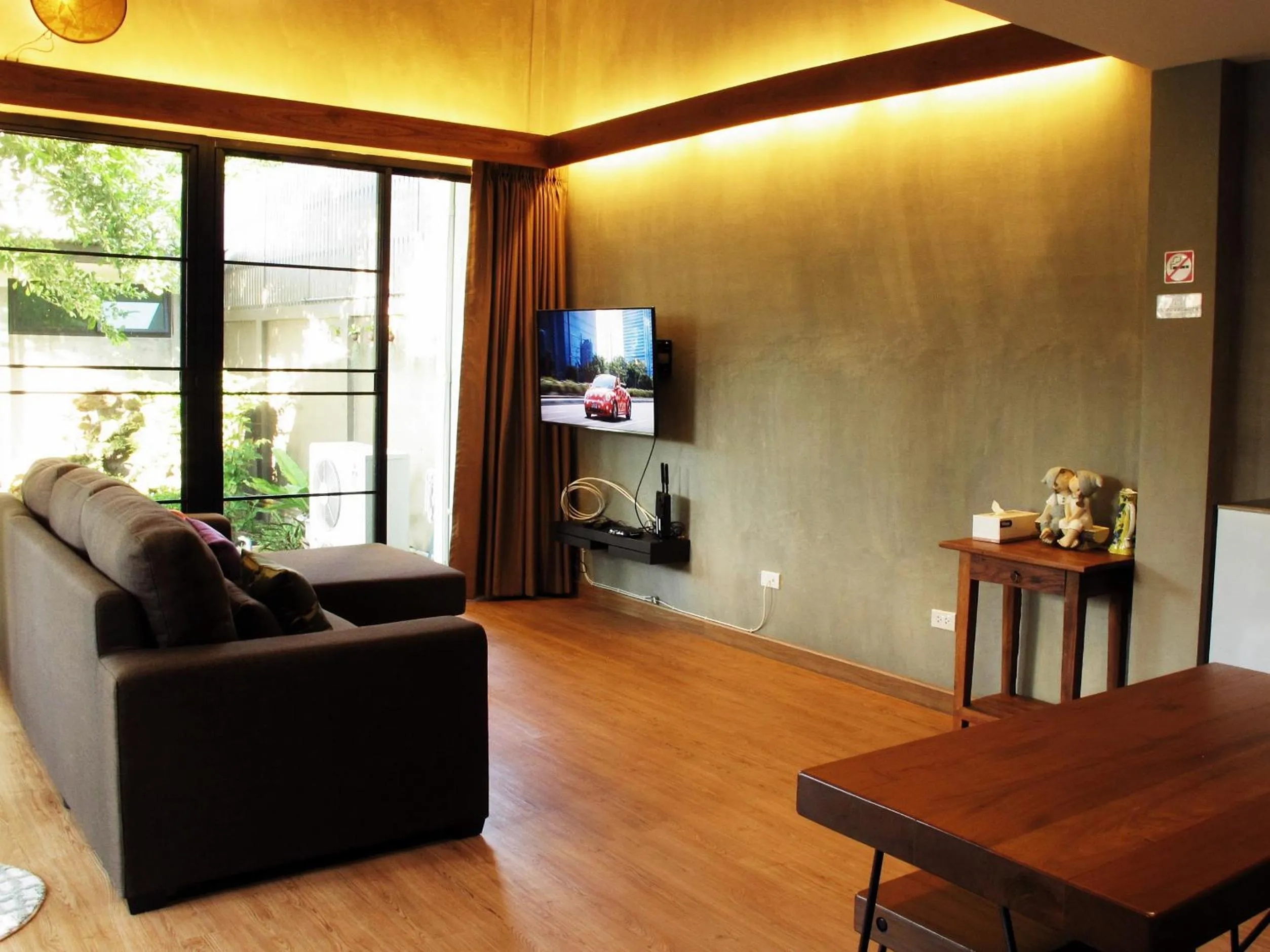 Day in The White Elephant Home