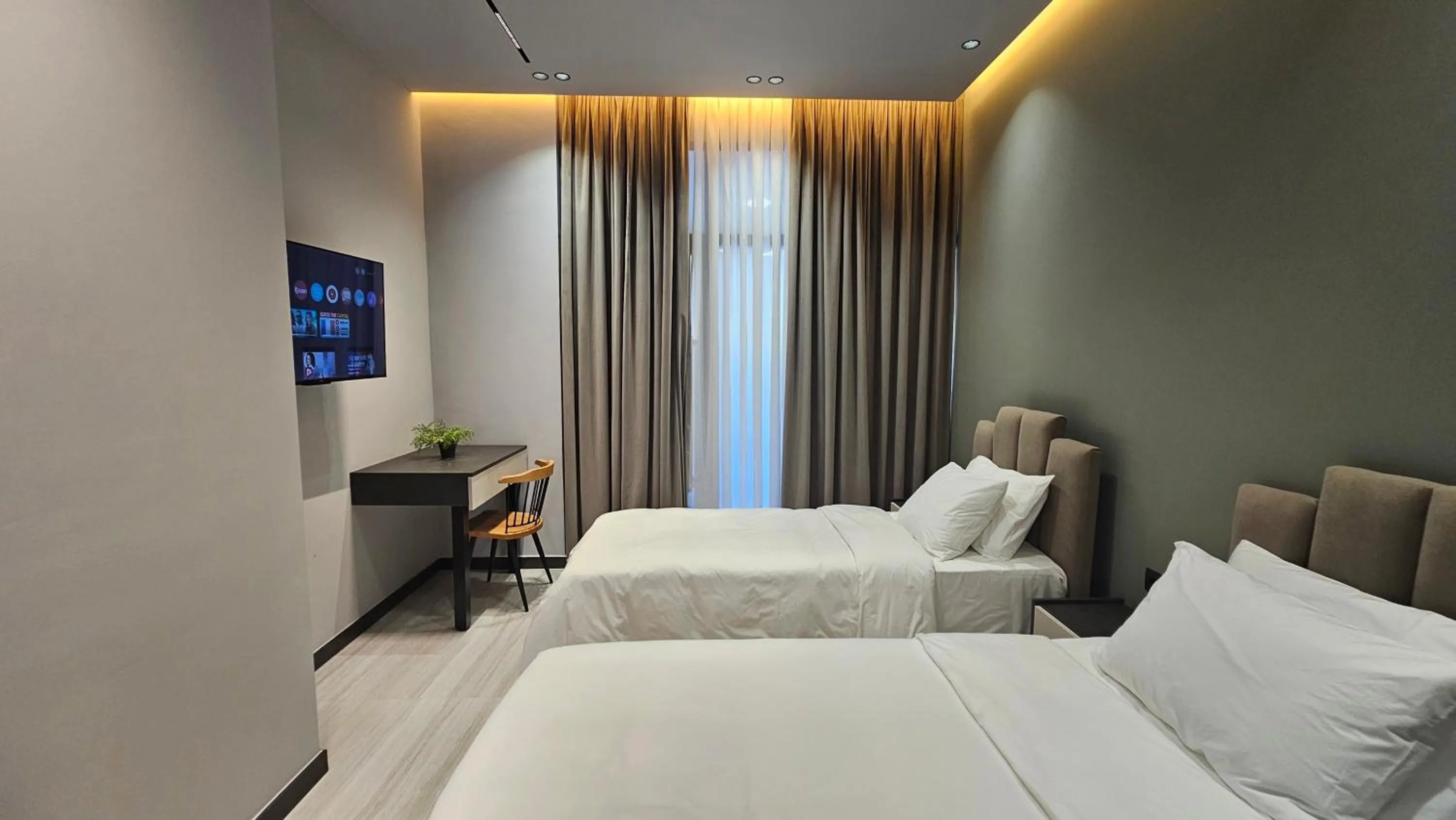 Deluxe Double or Twin Room with Balcony - single occupancy in The Roots Boutique Hotel