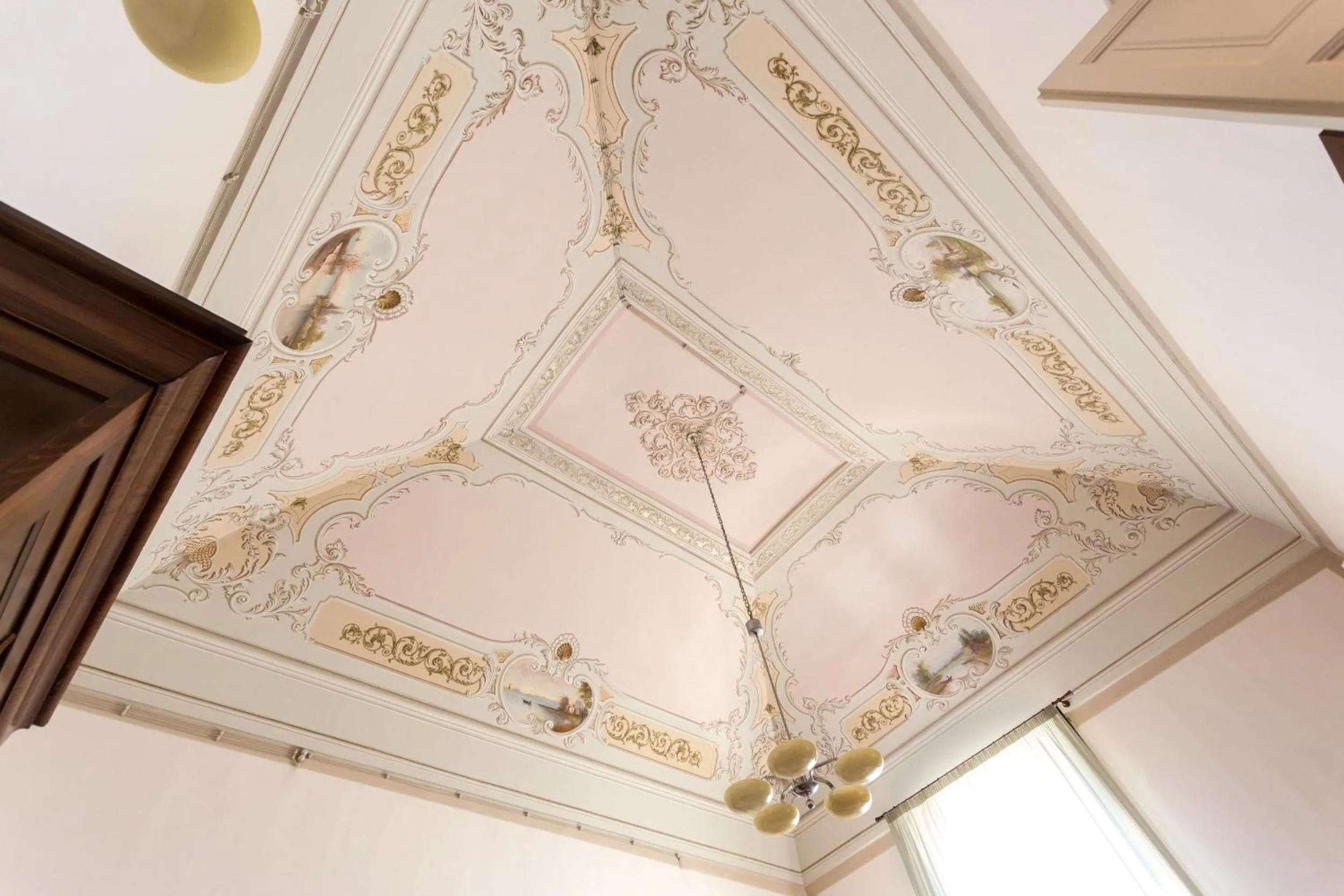 Decorative detail in Palazzo Vallebona