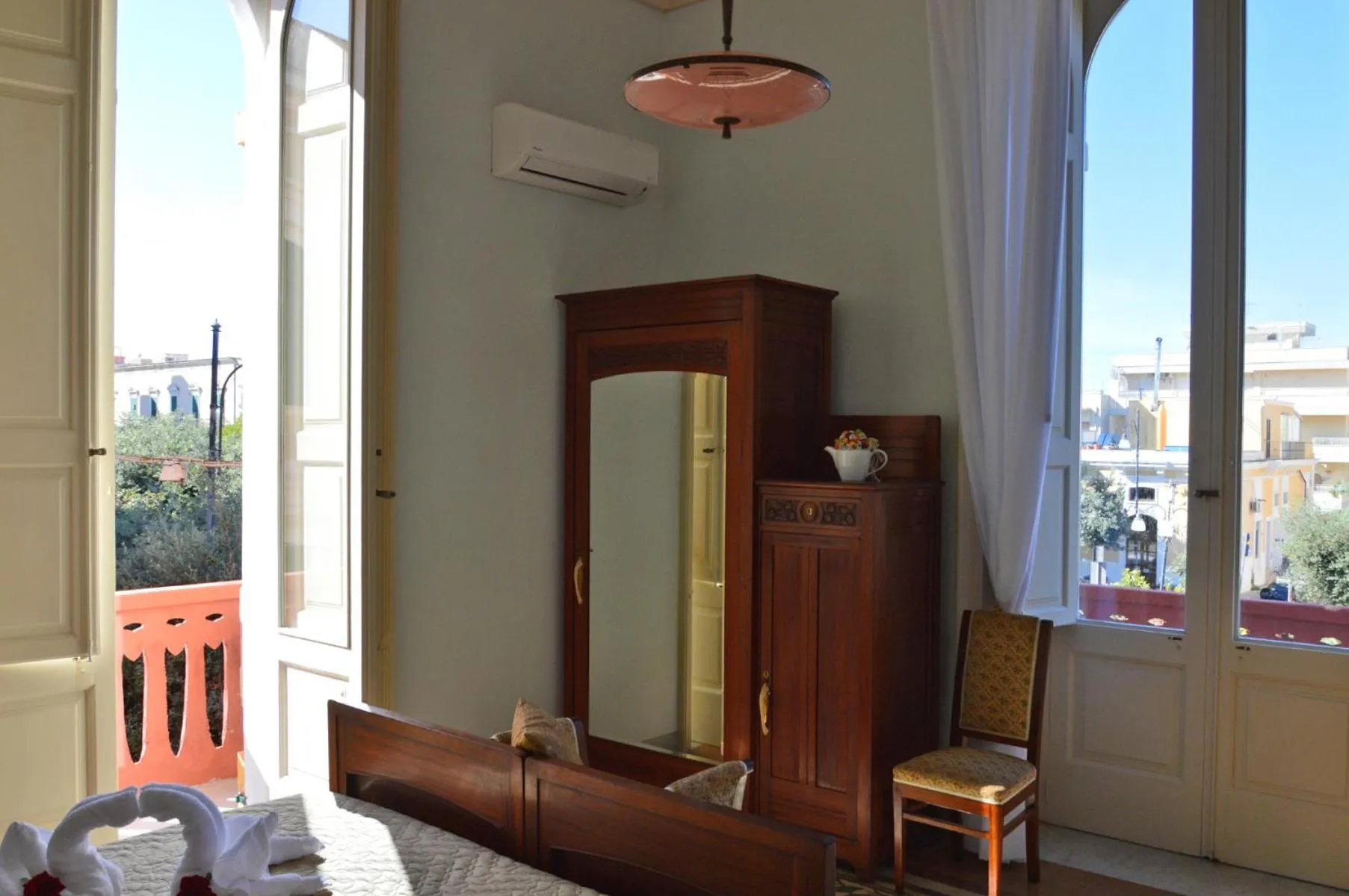 Decorative detail in Palazzo Vallebona
