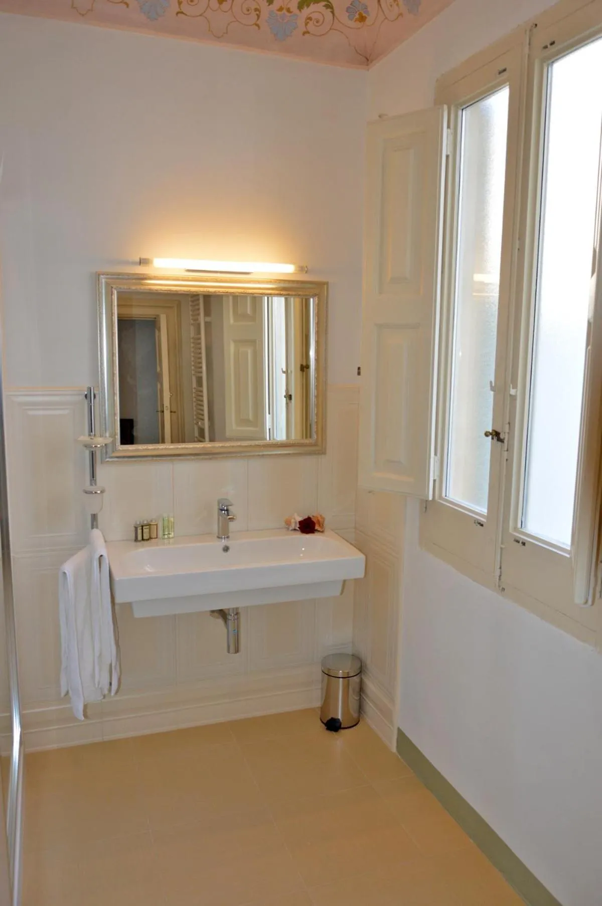 Bathroom in Palazzo Vallebona