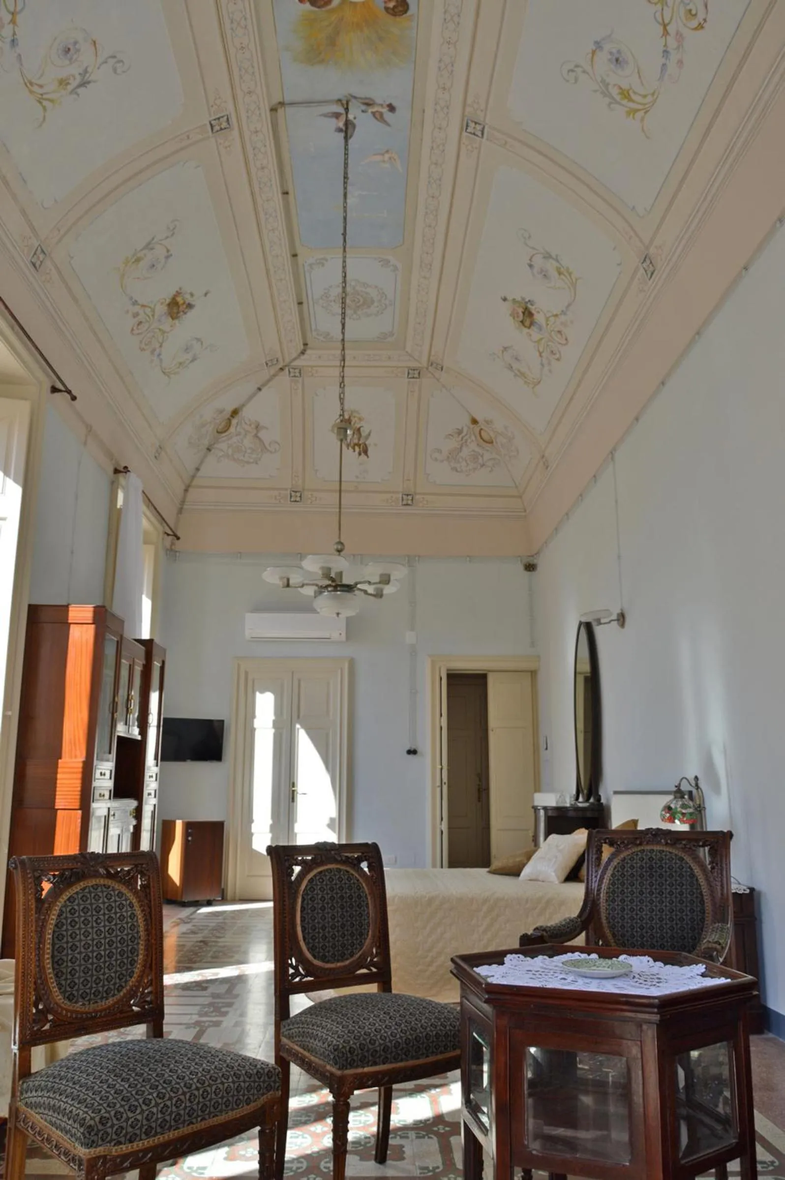 Photo of the whole room in Palazzo Vallebona
