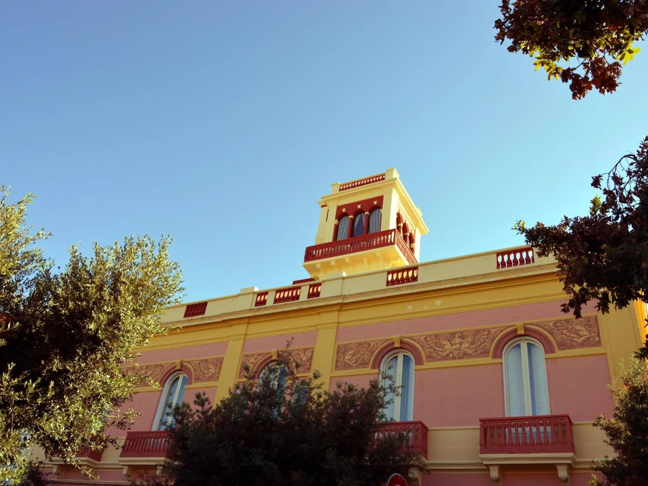 Facade/entrance in Palazzo Vallebona