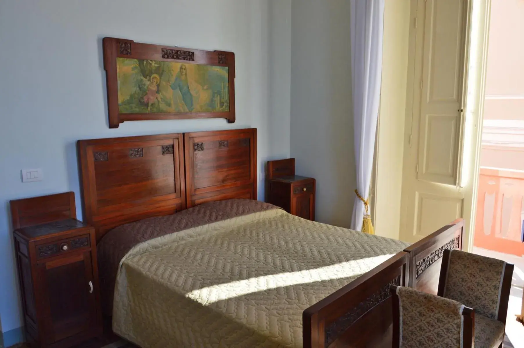 Deluxe Double Room with Sea View in Palazzo Vallebona Deluxe Double Room with Sea View in Palazzo Vallebona