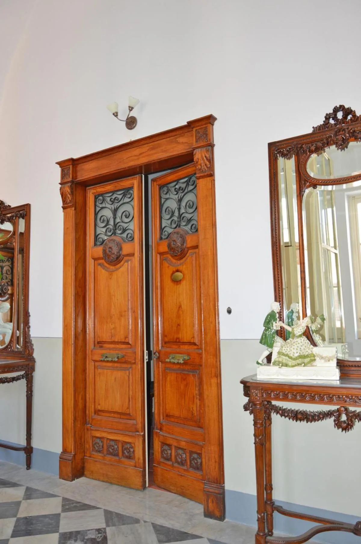 Decorative detail in Palazzo Vallebona