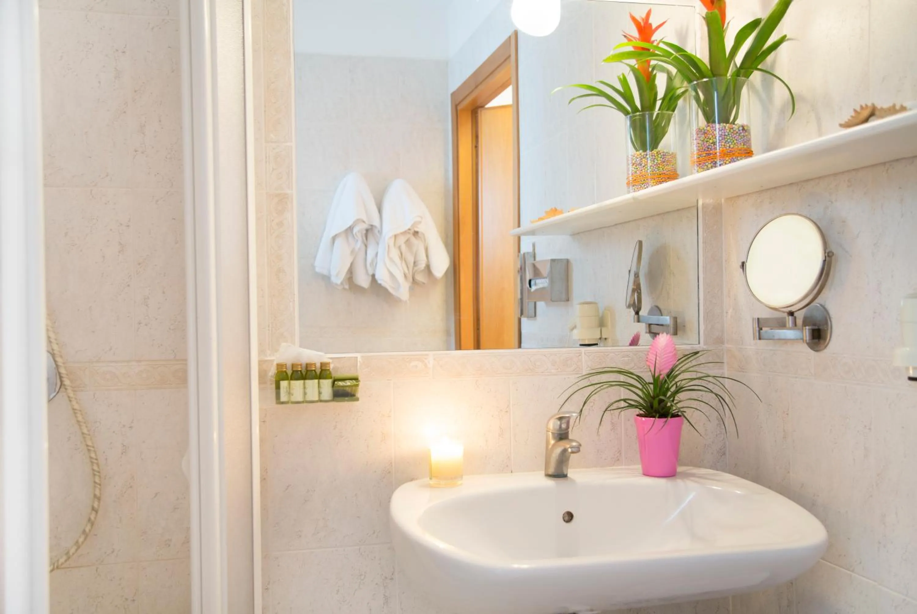 Bathroom in Garden Hotel Ripa