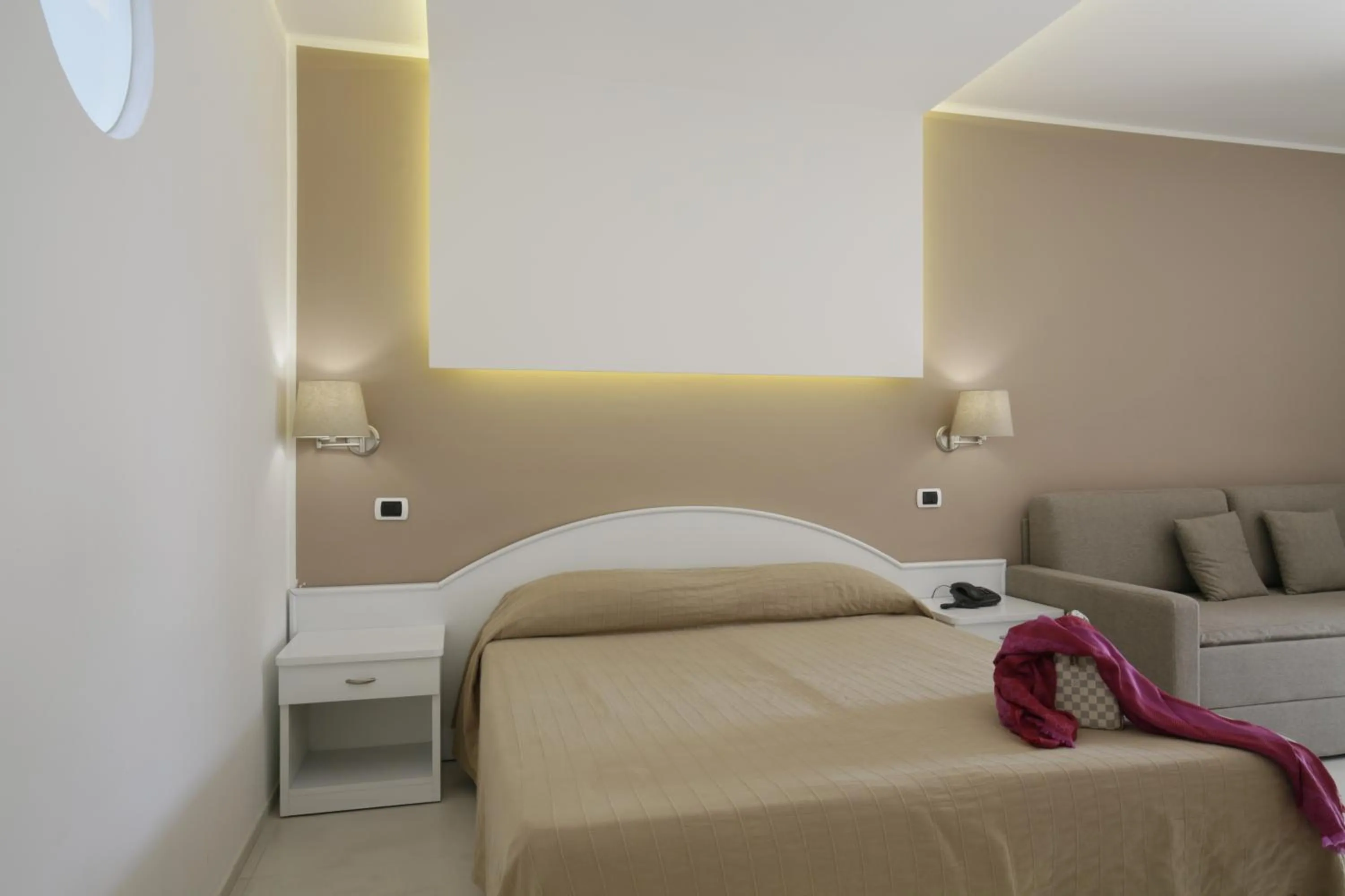 Photo of the whole room, Bed in Garden Hotel Ripa