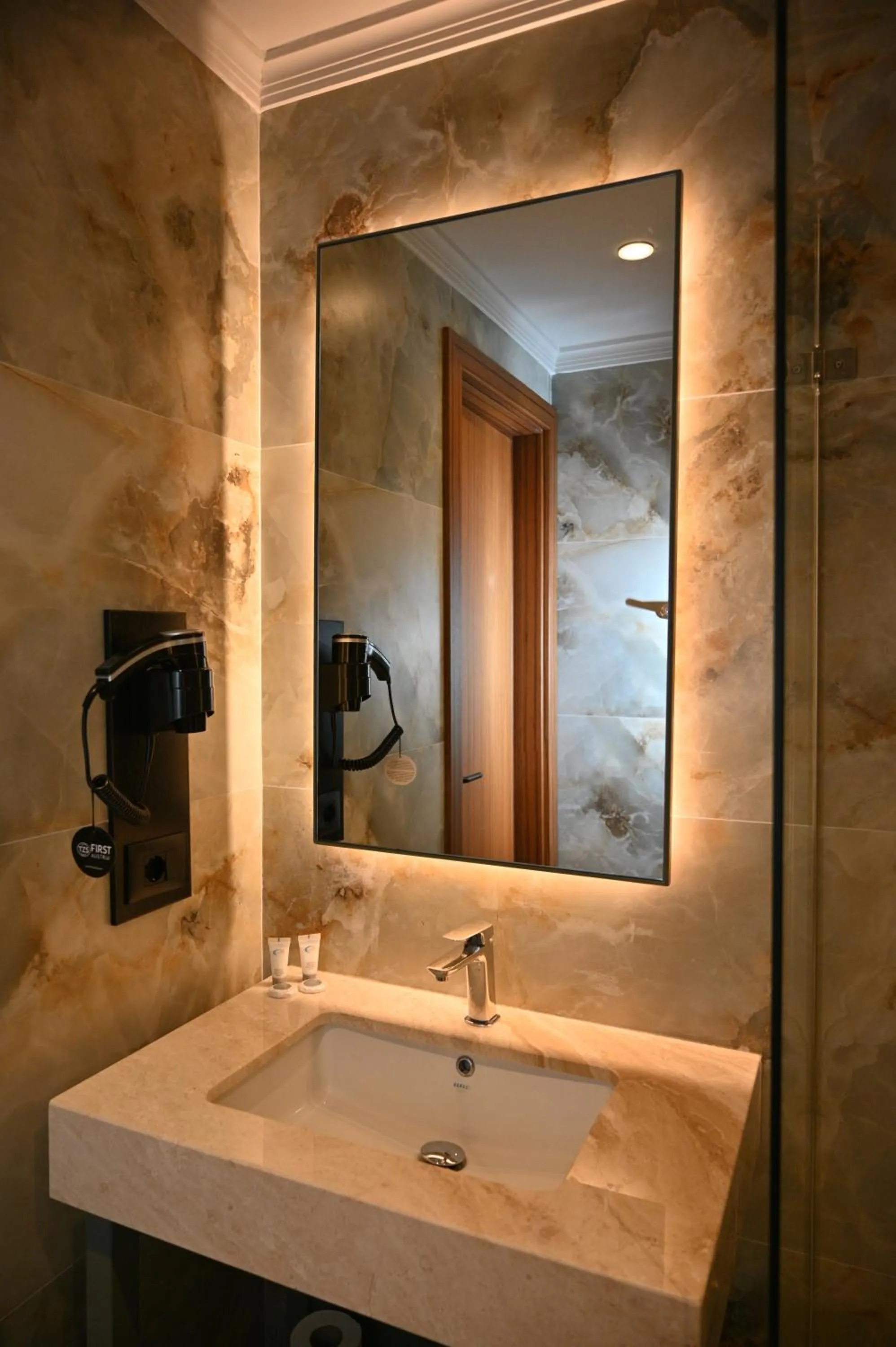 Shower in Adria Palace