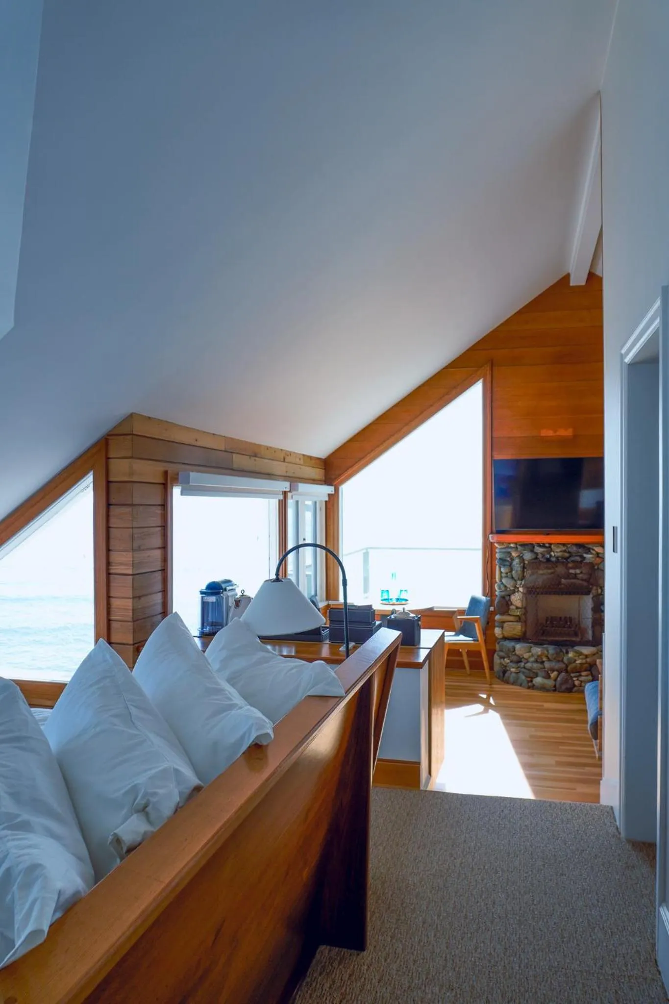 Bed in Sooke Harbour House