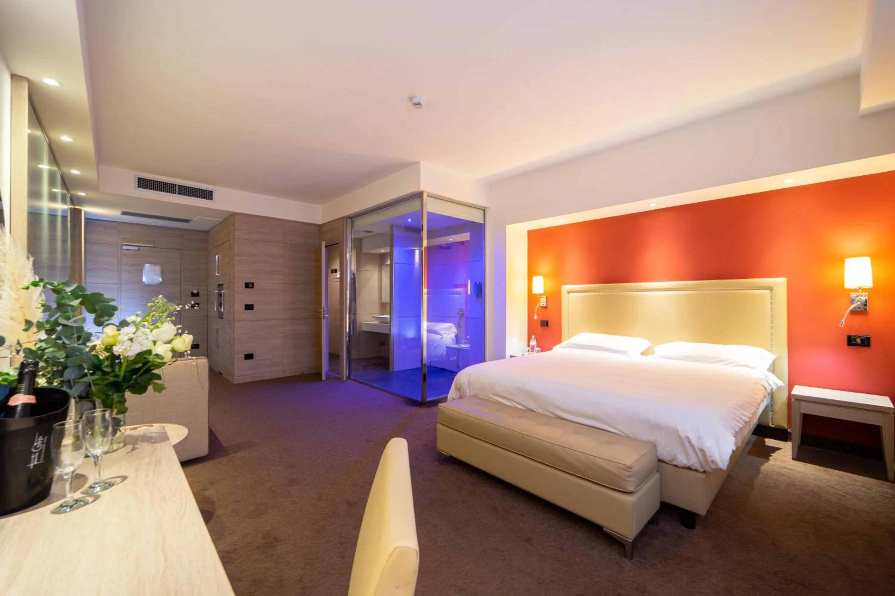 Bedroom, Bed in UNA HOTELS Tenuta Contessa Farm & SPA Cosenza