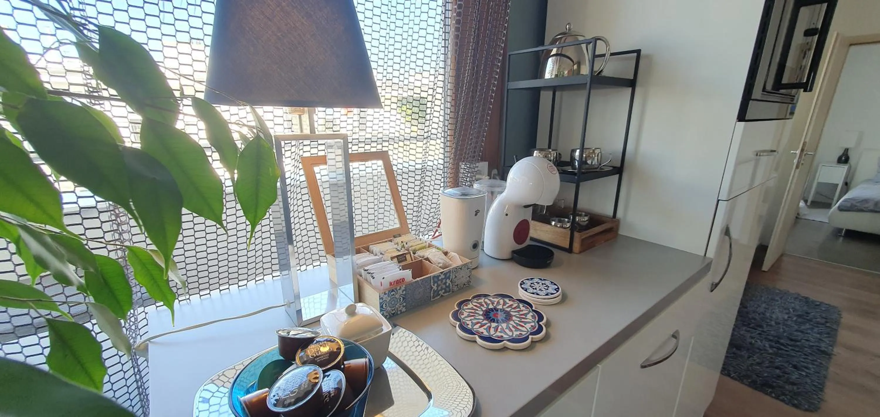 Coffee/tea facilities in Bp Central Home