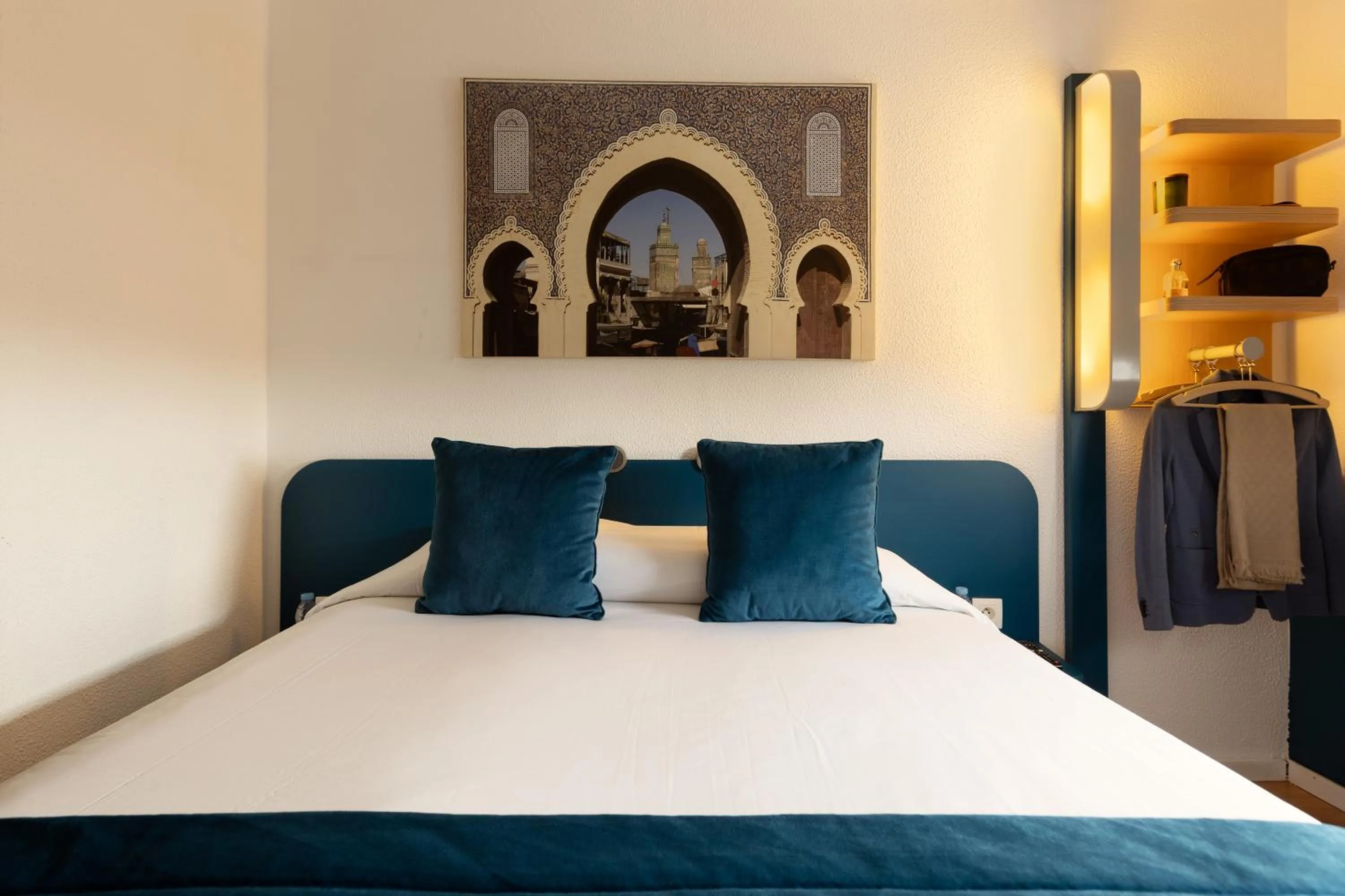 Photo of the whole room, Bed in MIA Urban Fès