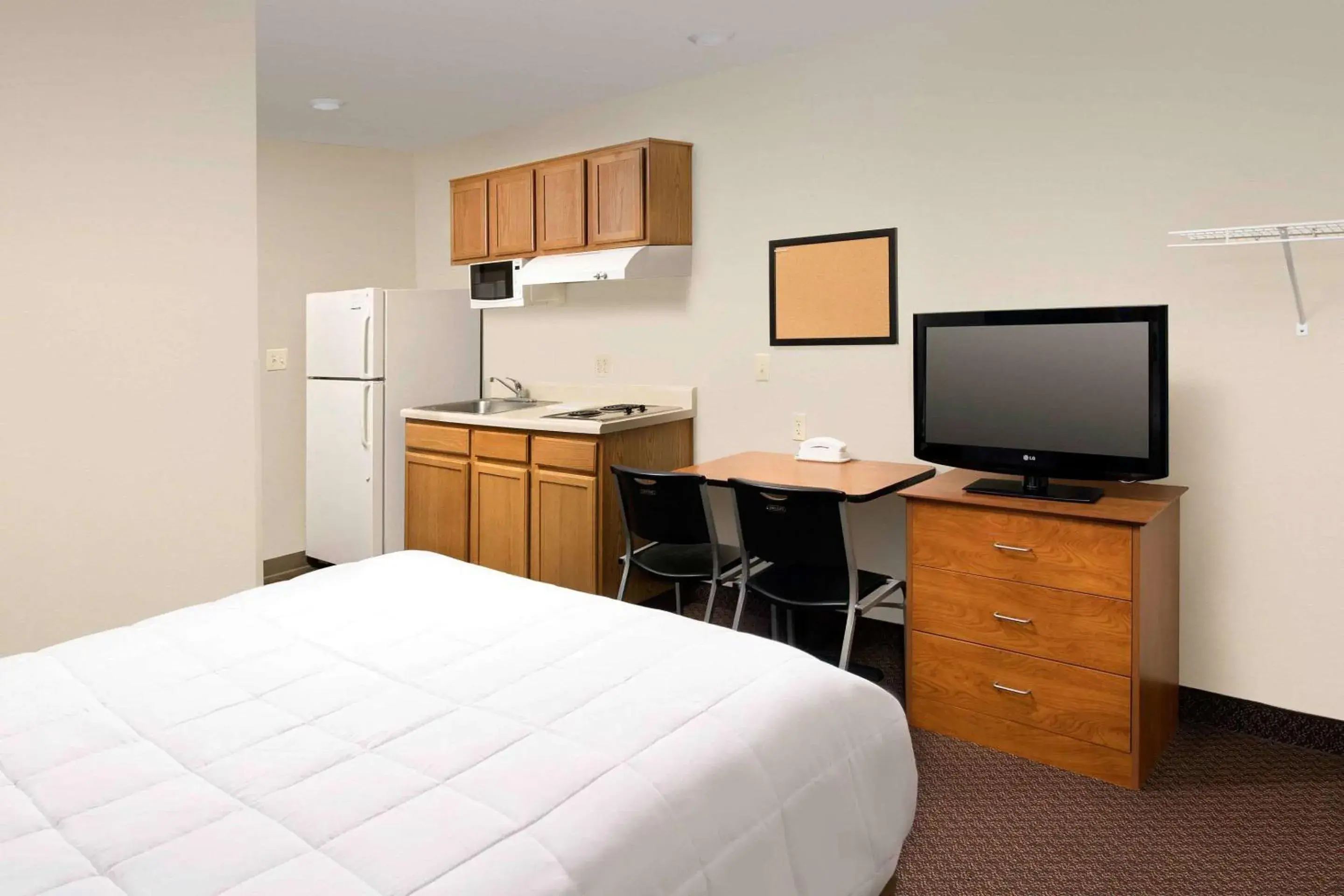 Queen Room - Accessible/Non-Smoking in WoodSpring Suites San Antonio North Live Oak I-35 Queen Room - Accessible/Non-Smoking in WoodSpring Suites San Antonio North Live Oak I-35