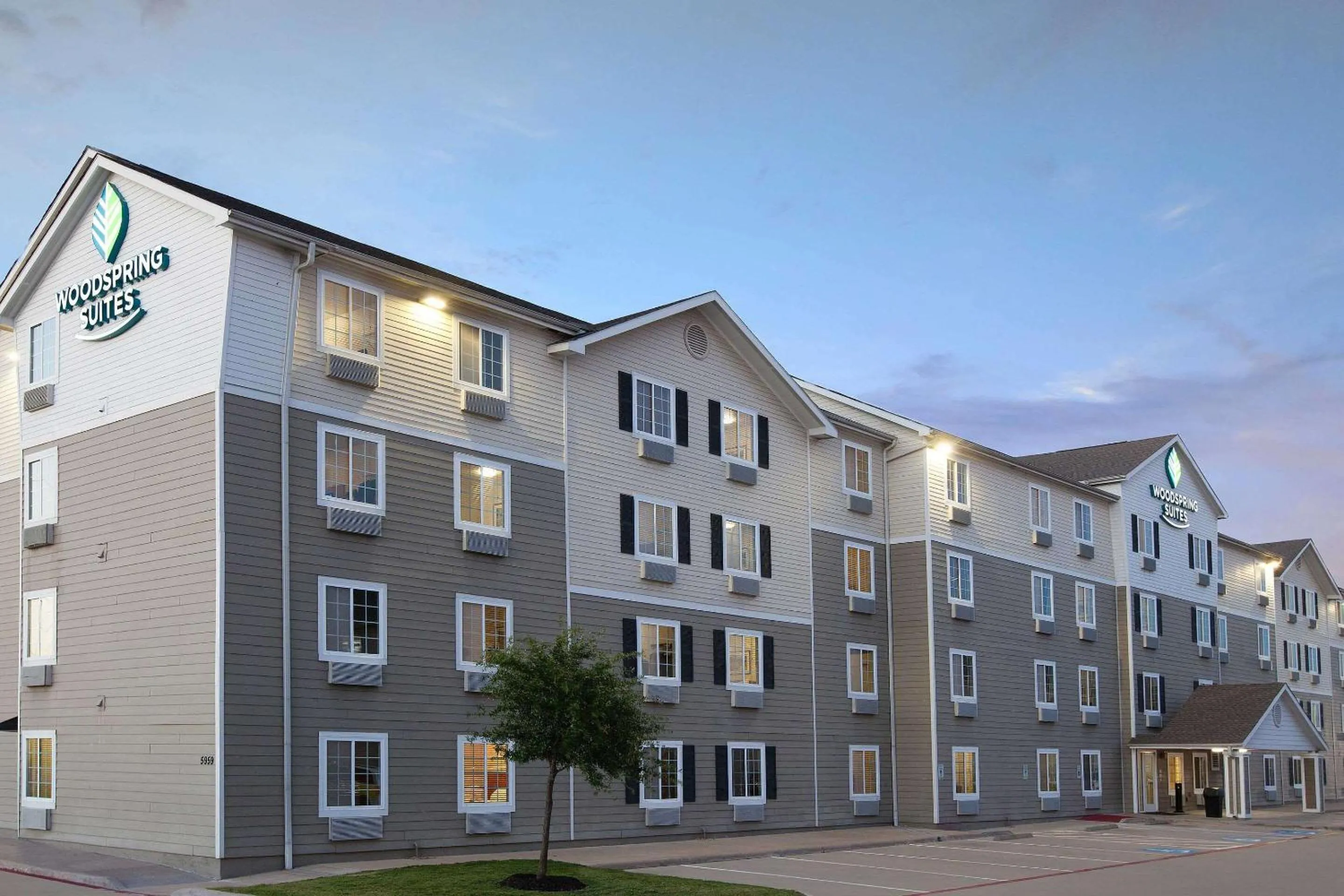 Property building in WoodSpring Suites Houston Westchase