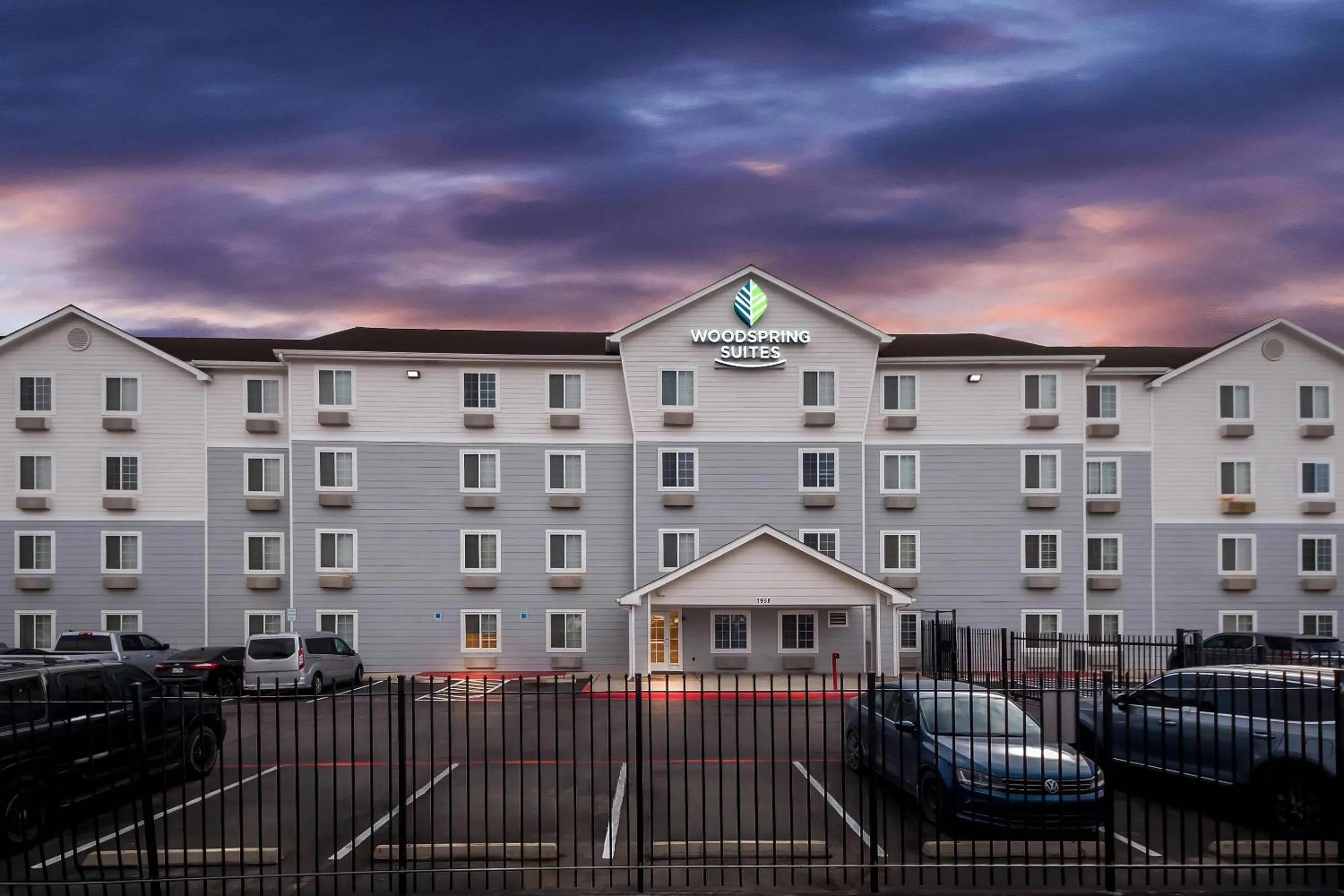 Property building in WoodSpring Suites San Antonio South