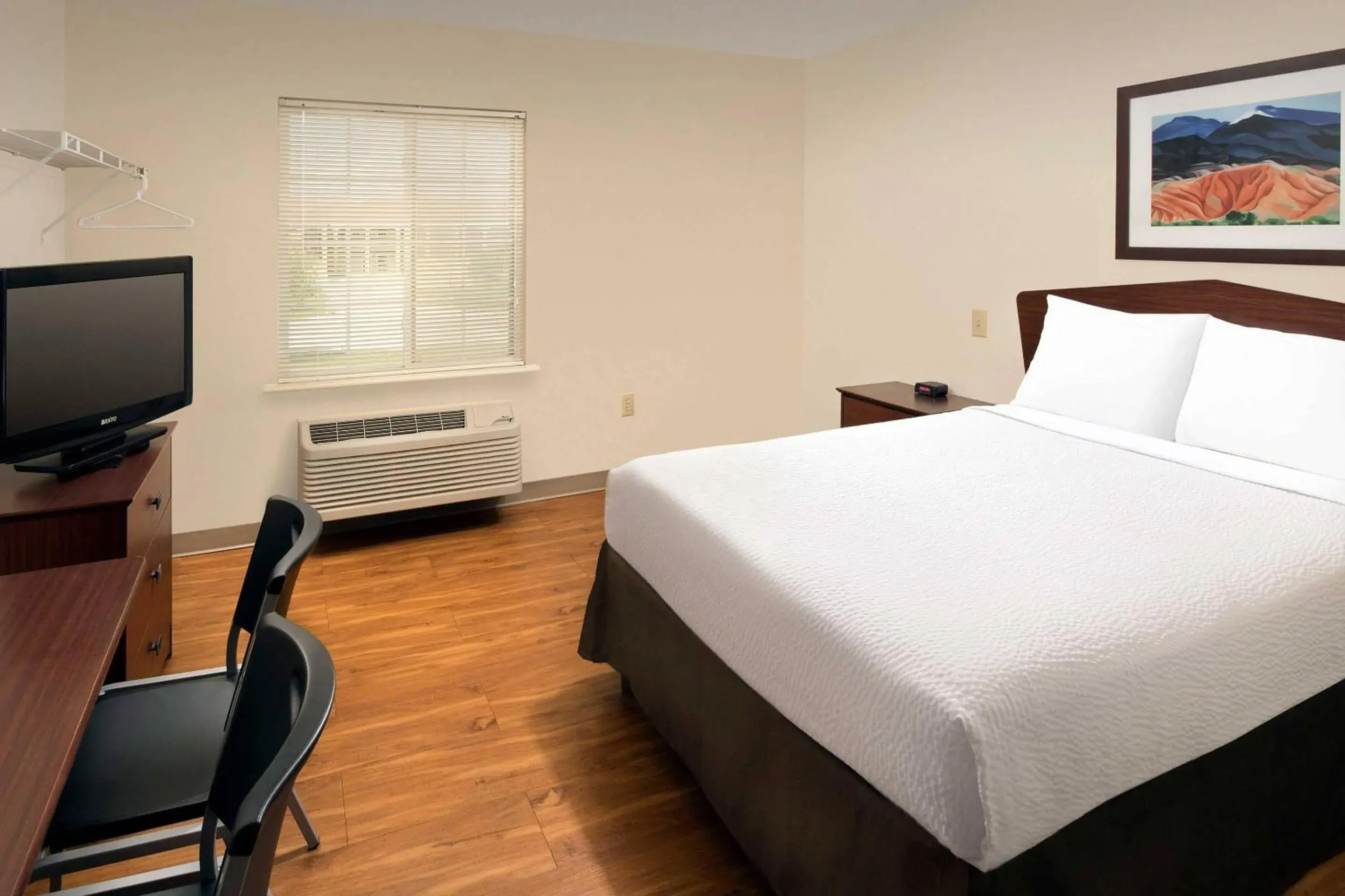 Bedroom, Bed in WoodSpring Suites San Antonio Fort Sam Bedroom, Bed in WoodSpring Suites San Antonio Fort Sam