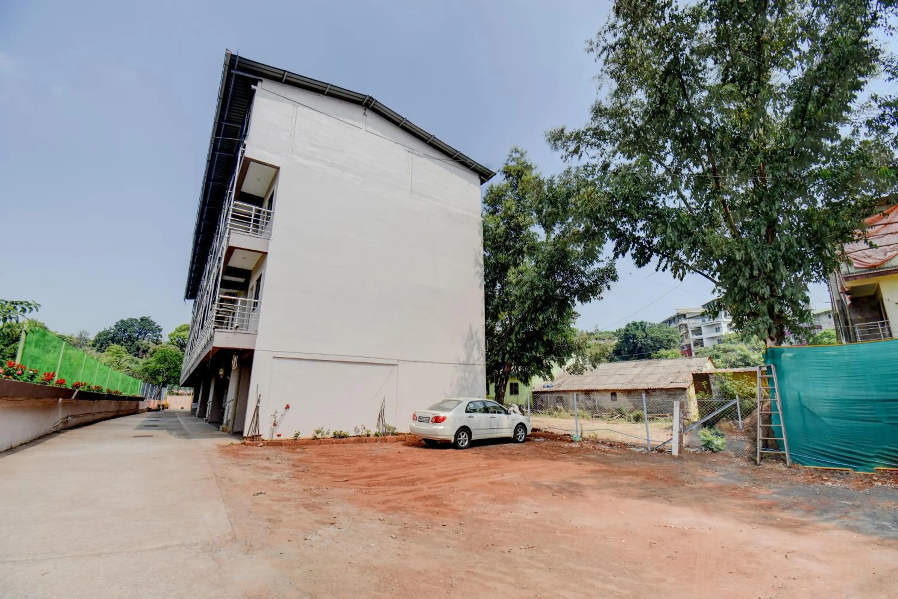 Parking in Hotel Padmavati Palace, Mahabaleshwar