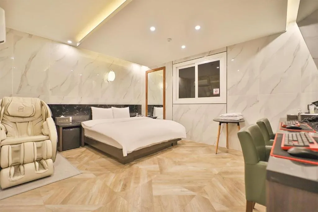Bed in Daegu Hotel Rubato