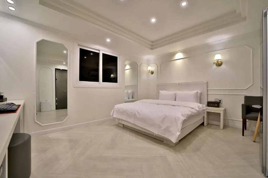 Bed in Daegu Hotel Rubato