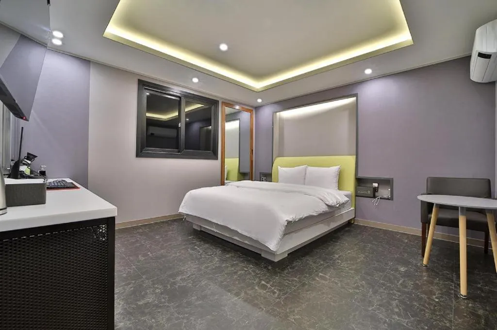 Bed in Daegu Hotel Rubato