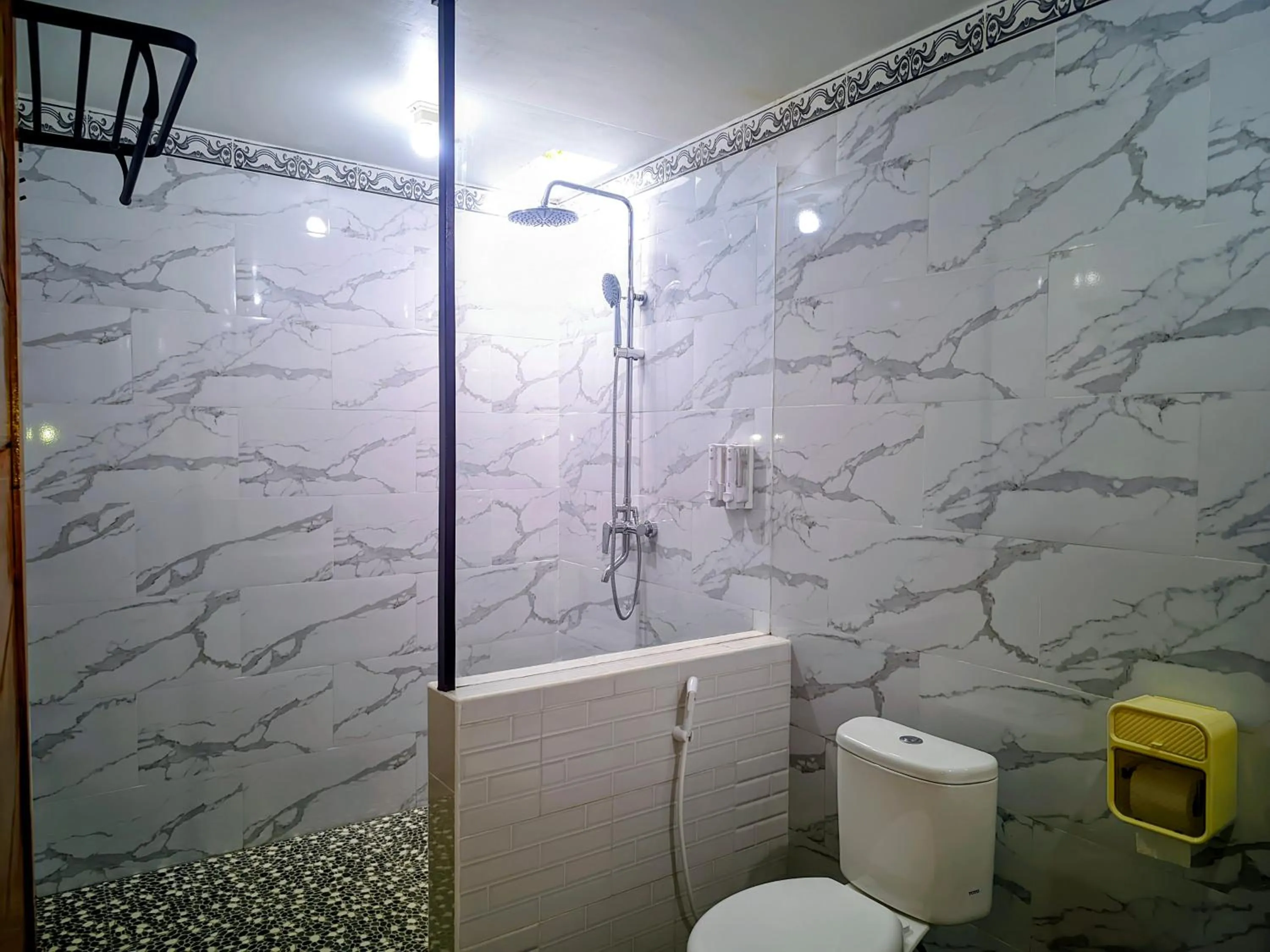 Shower in Kubuhill Sunset Bungalow