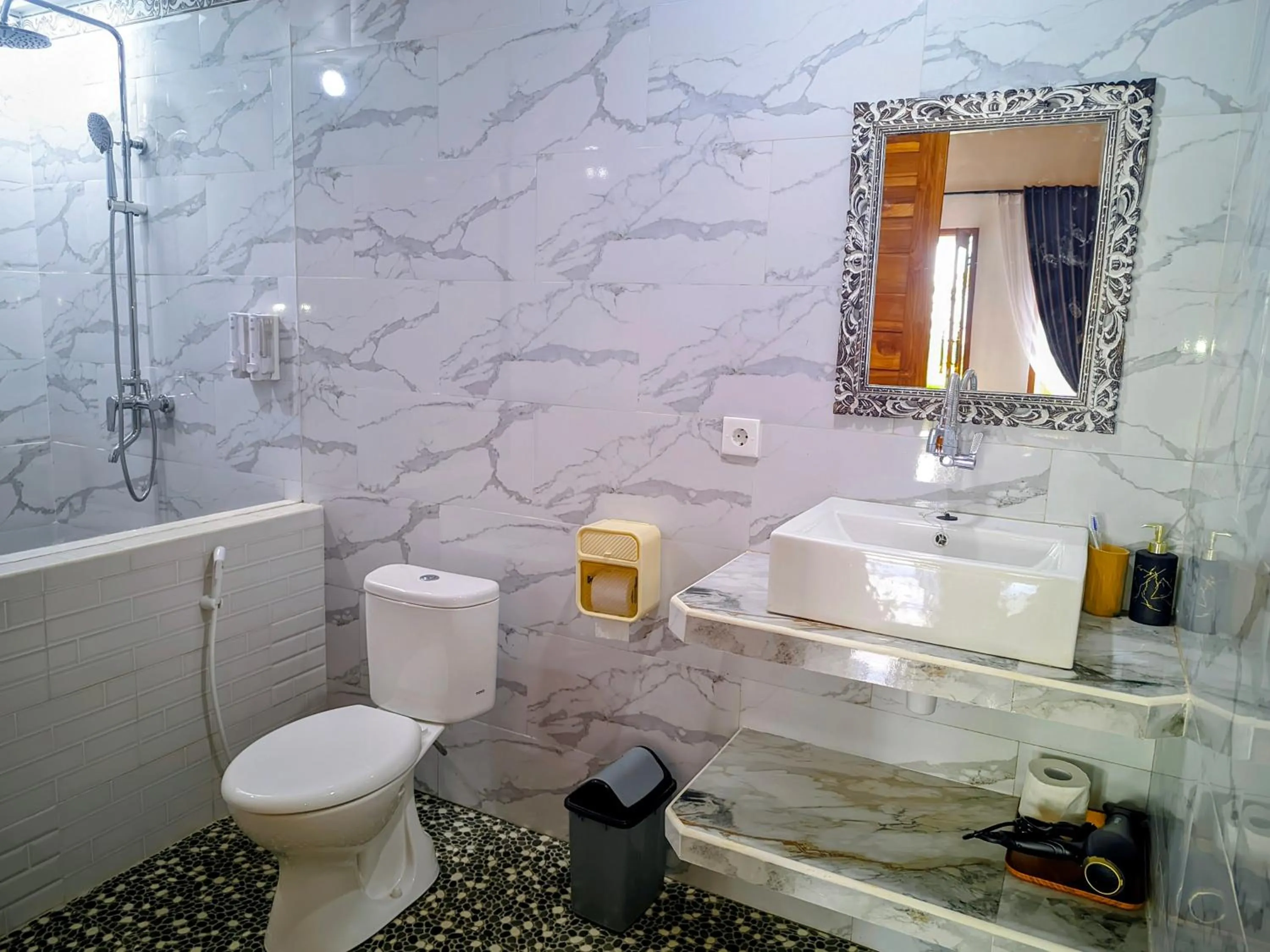 Toilet in Kubuhill Sunset Bungalow