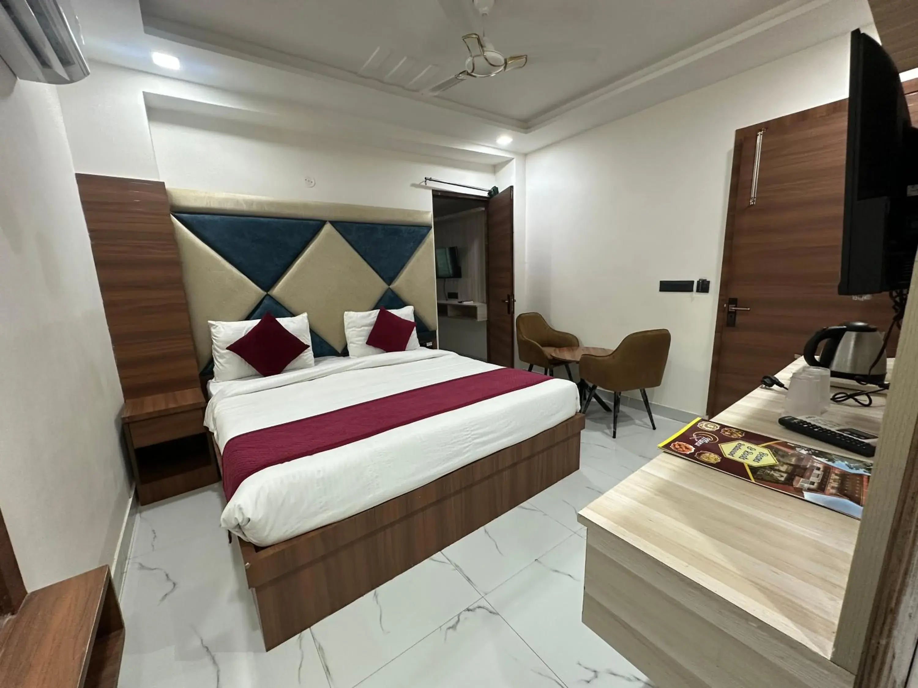 Bedroom, Bed in Hotel Dev Vilas , Agra Bedroom, Bed in Hotel Dev Vilas , Agra