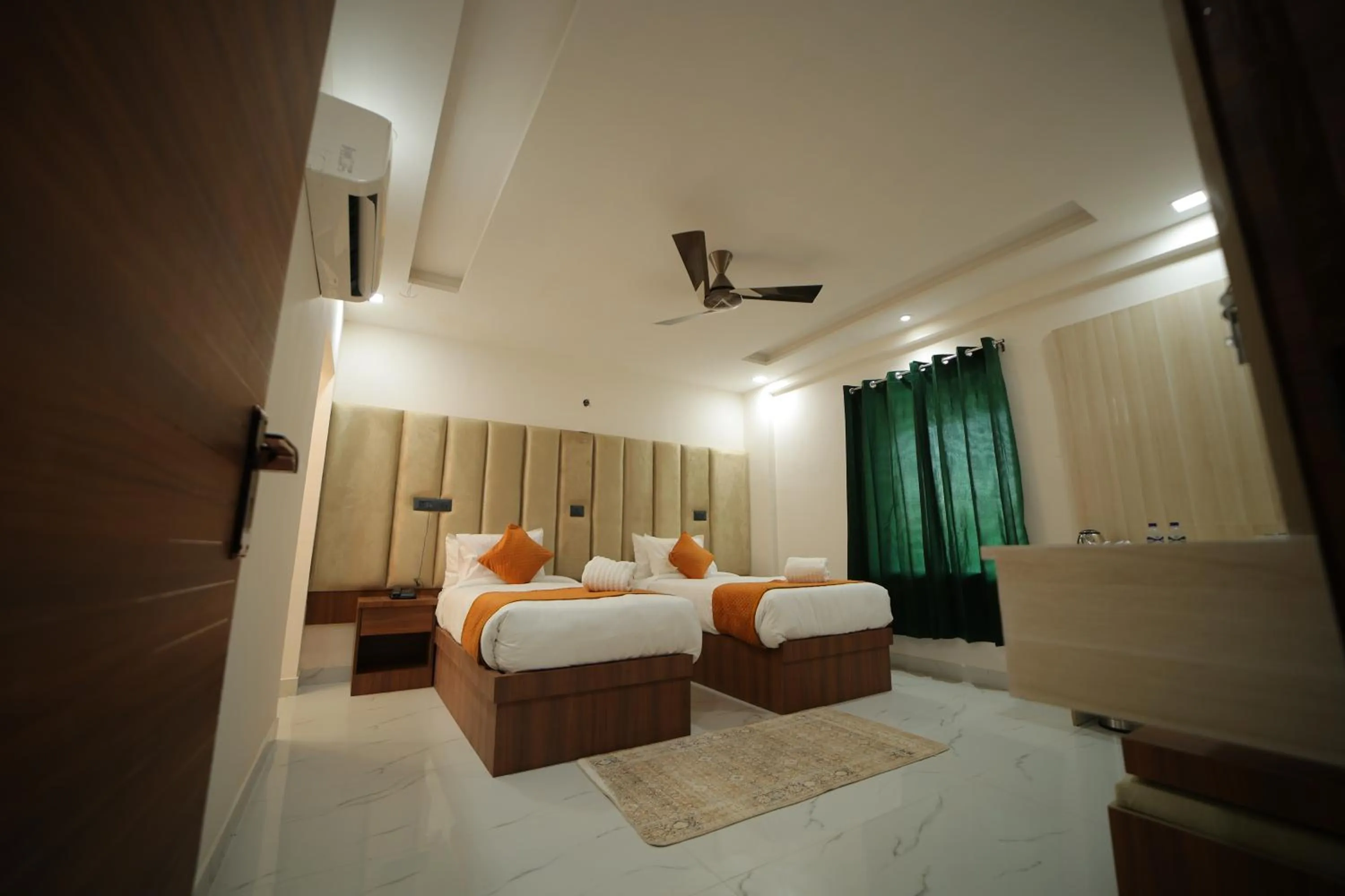 Bed in Hotel Dev Vilas , Agra