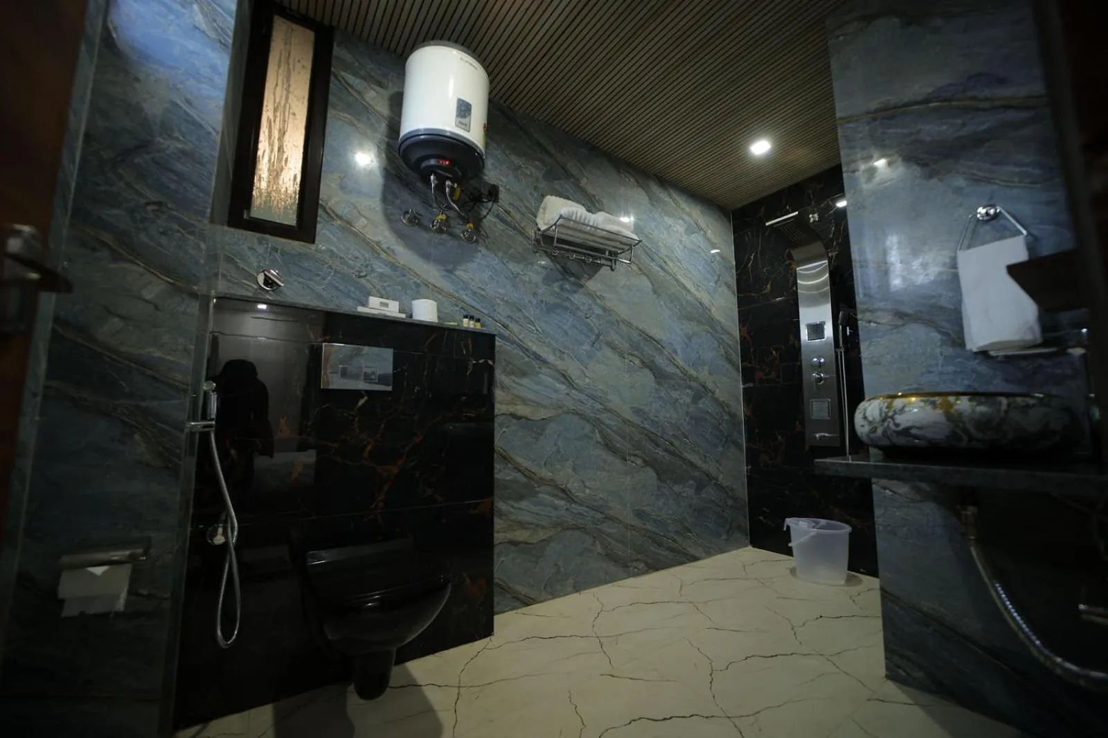 Bathroom in Hotel Dev Vilas , Agra