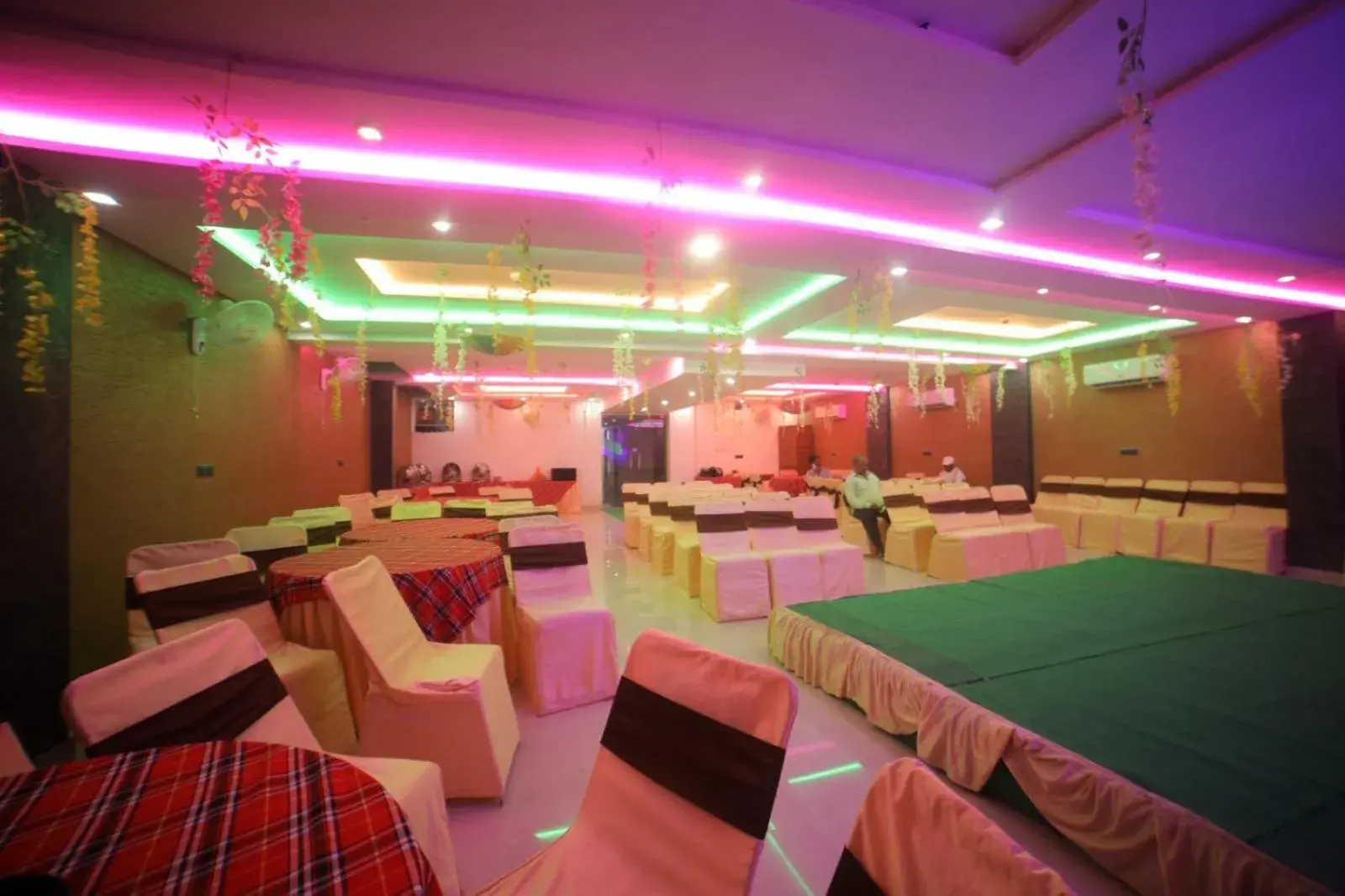 Restaurant/places to eat in Hotel Dev Vilas , Agra Restaurant/places to eat in Hotel Dev Vilas , Agra