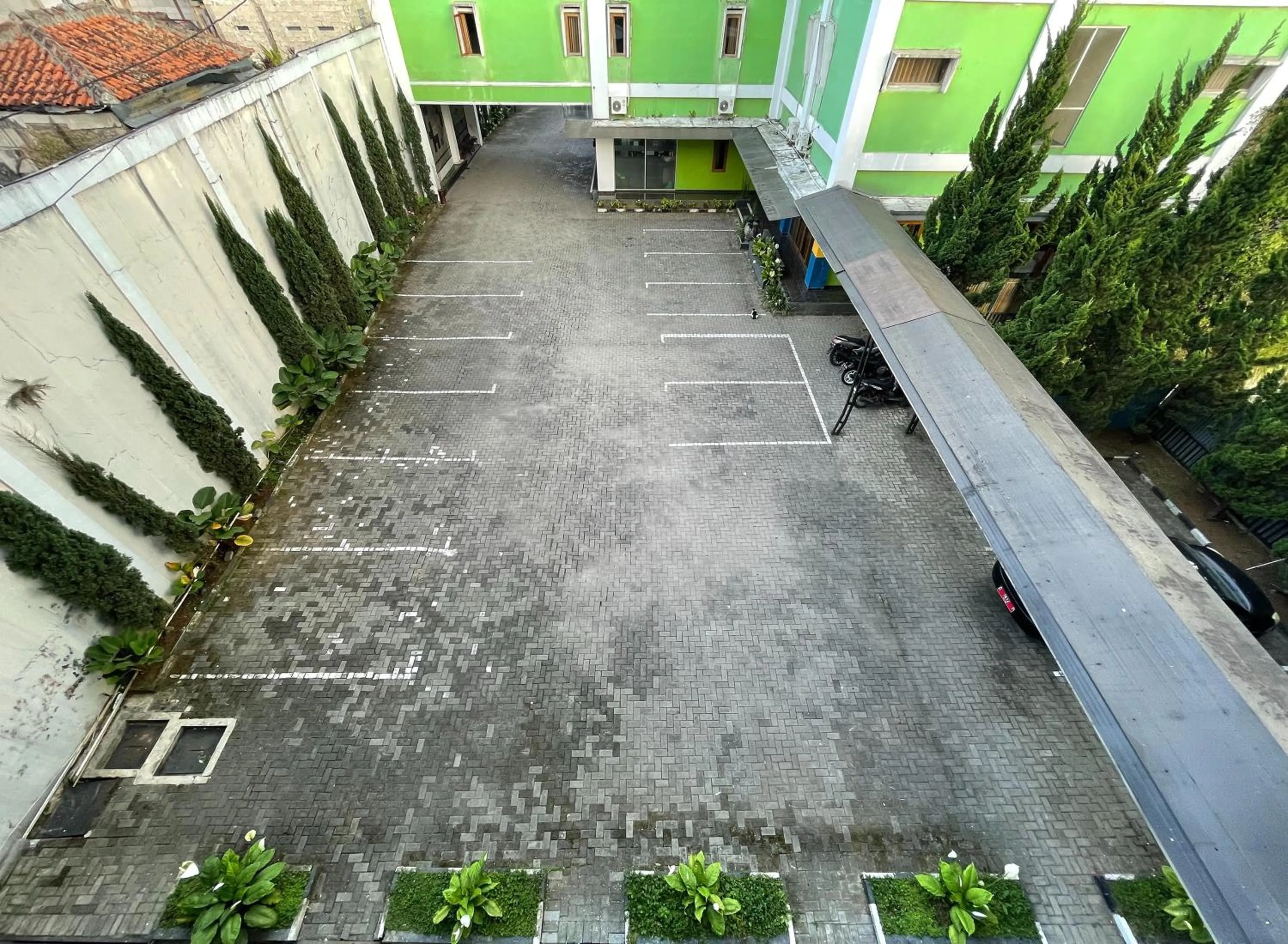 Parking in Hotel Cemara Hijau