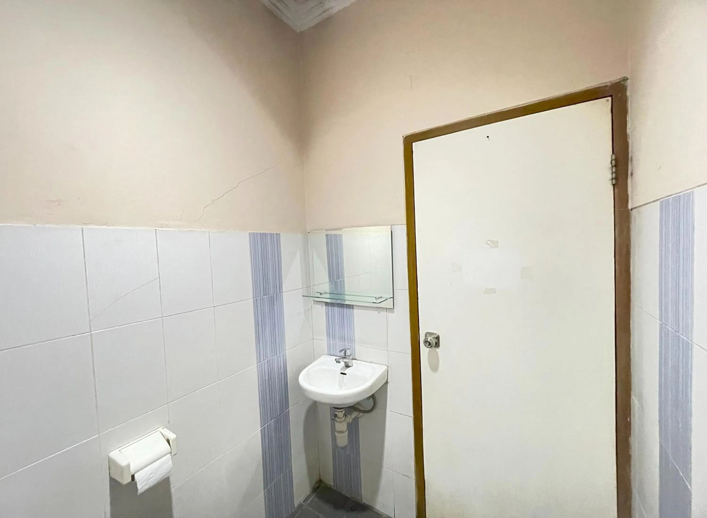 Shower in Hotel Cemara Hijau