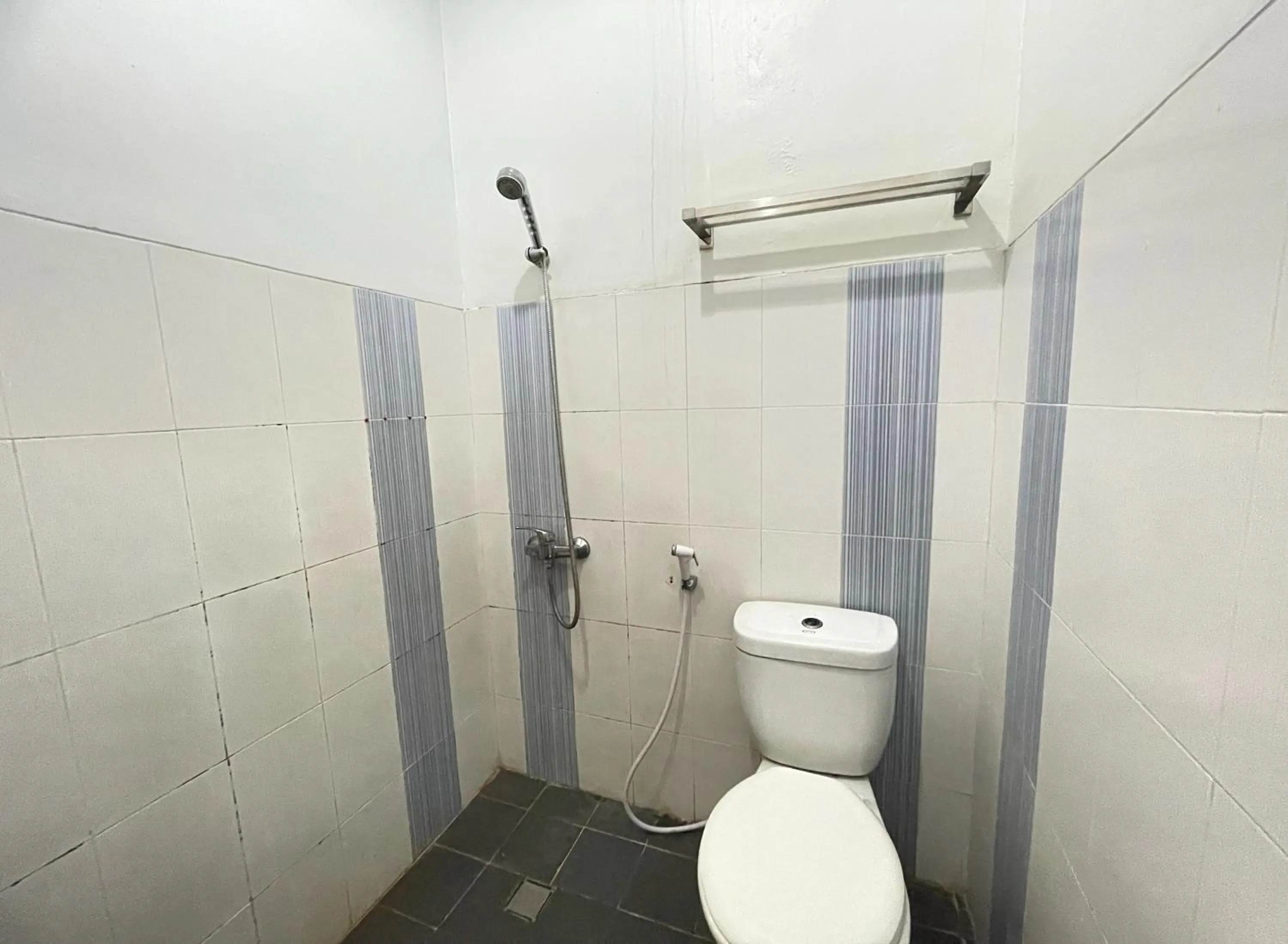 Shower in Hotel Cemara Hijau