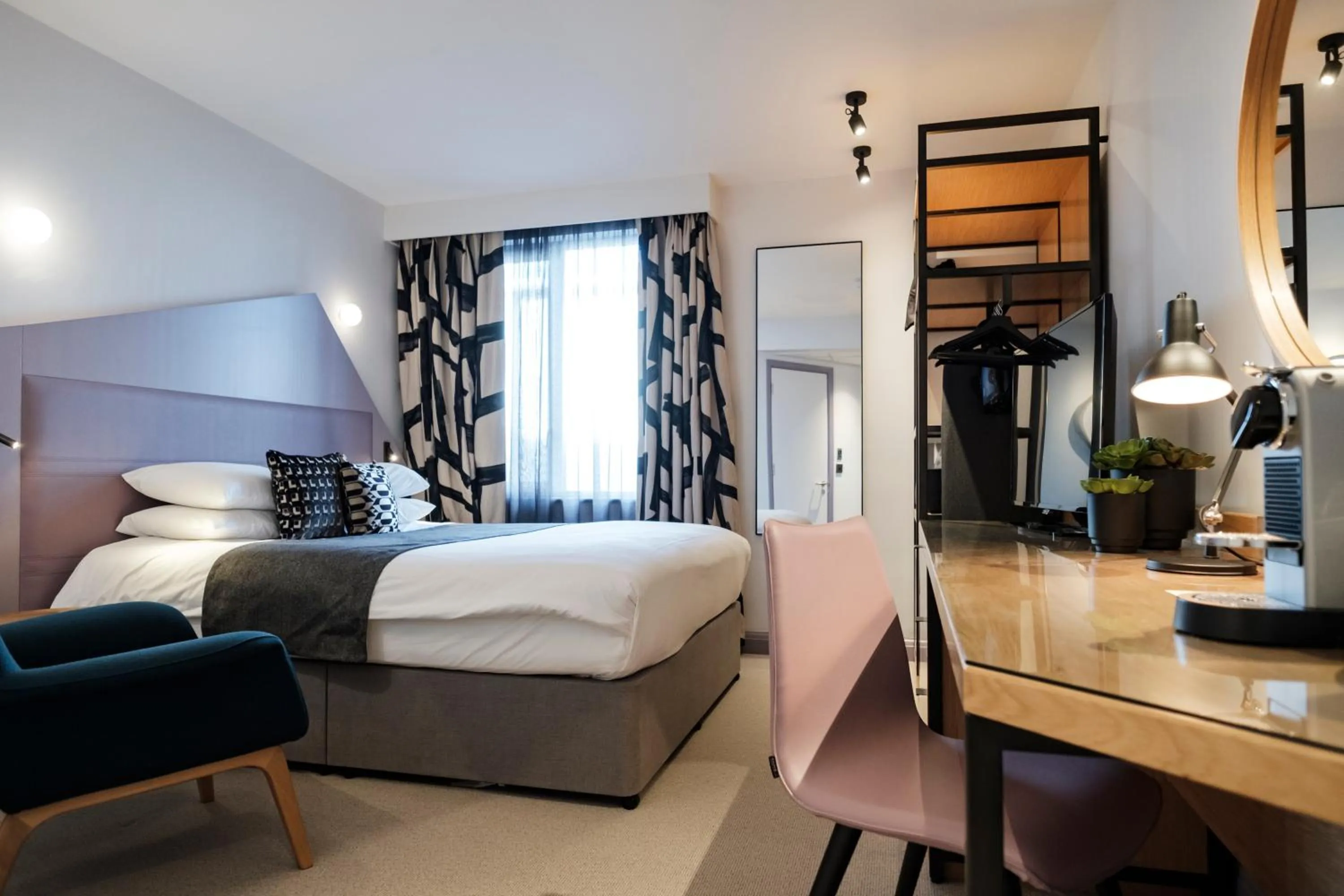 Photo of the whole room, Bed in The Fox & Goose Hotel