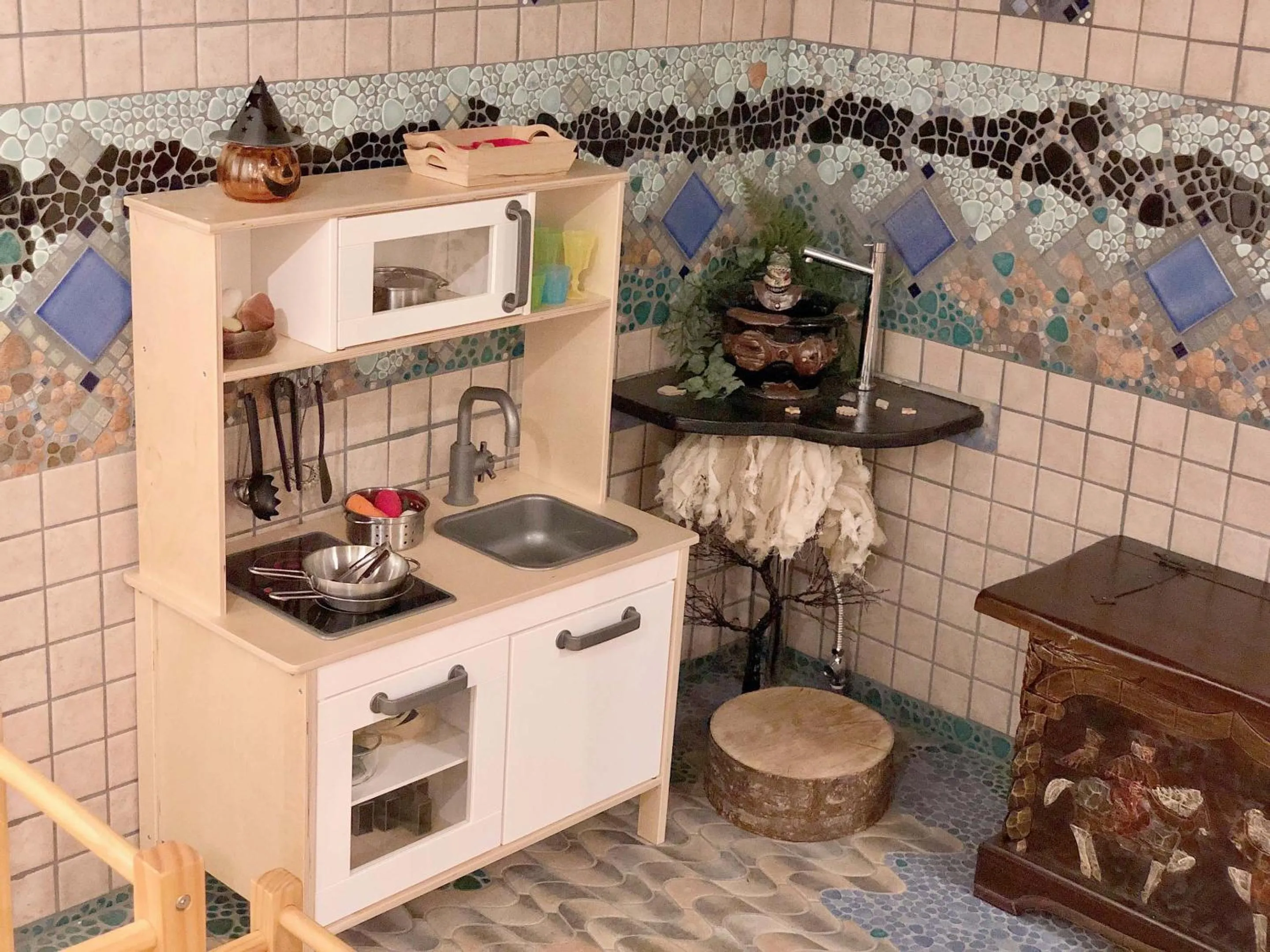 children in Hostel Yume-Nomad Kobe