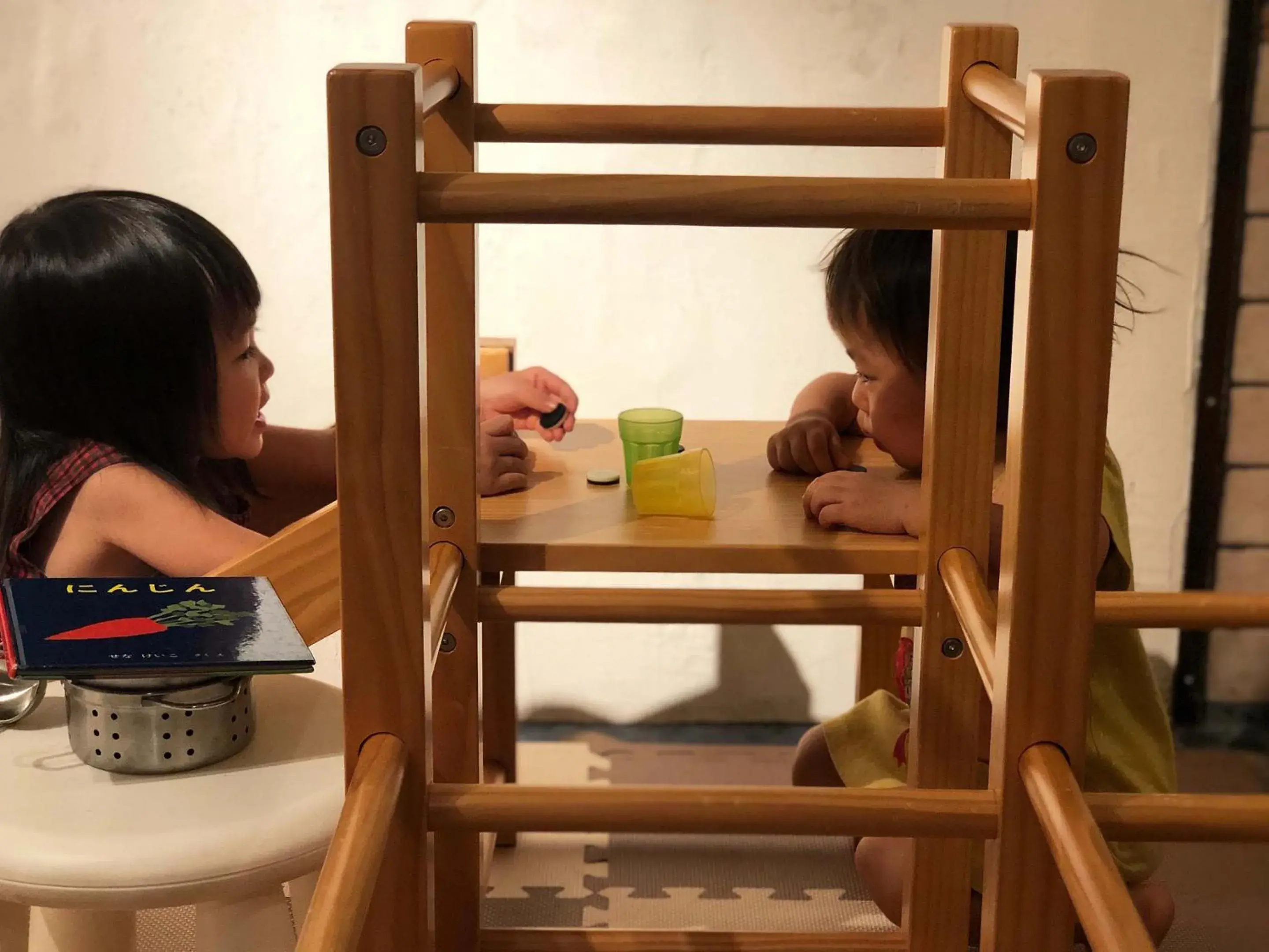 children in Hostel Yume-Nomad Kobe children in Hostel Yume-Nomad Kobe