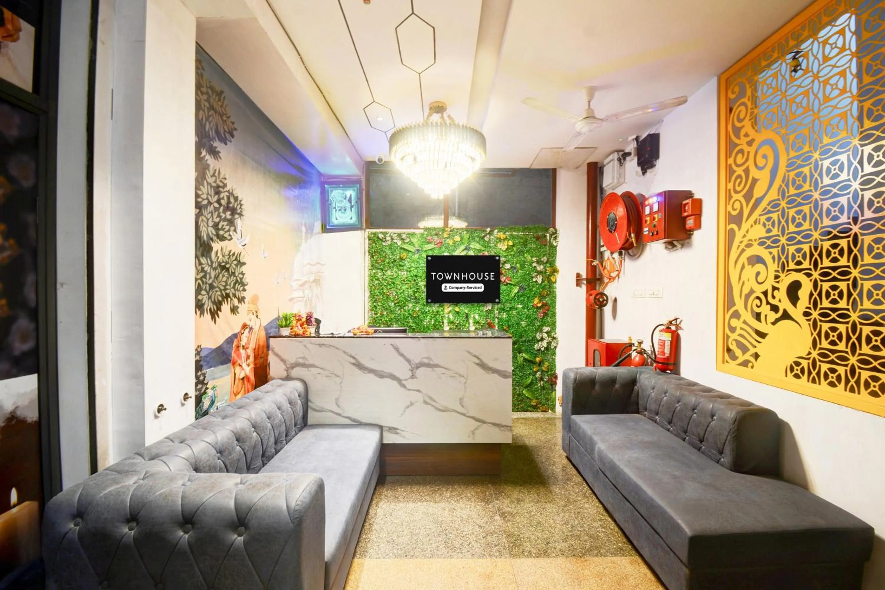 Lobby or reception in Super Townhouse Shobhagpura Formerly Fragrance Hotel