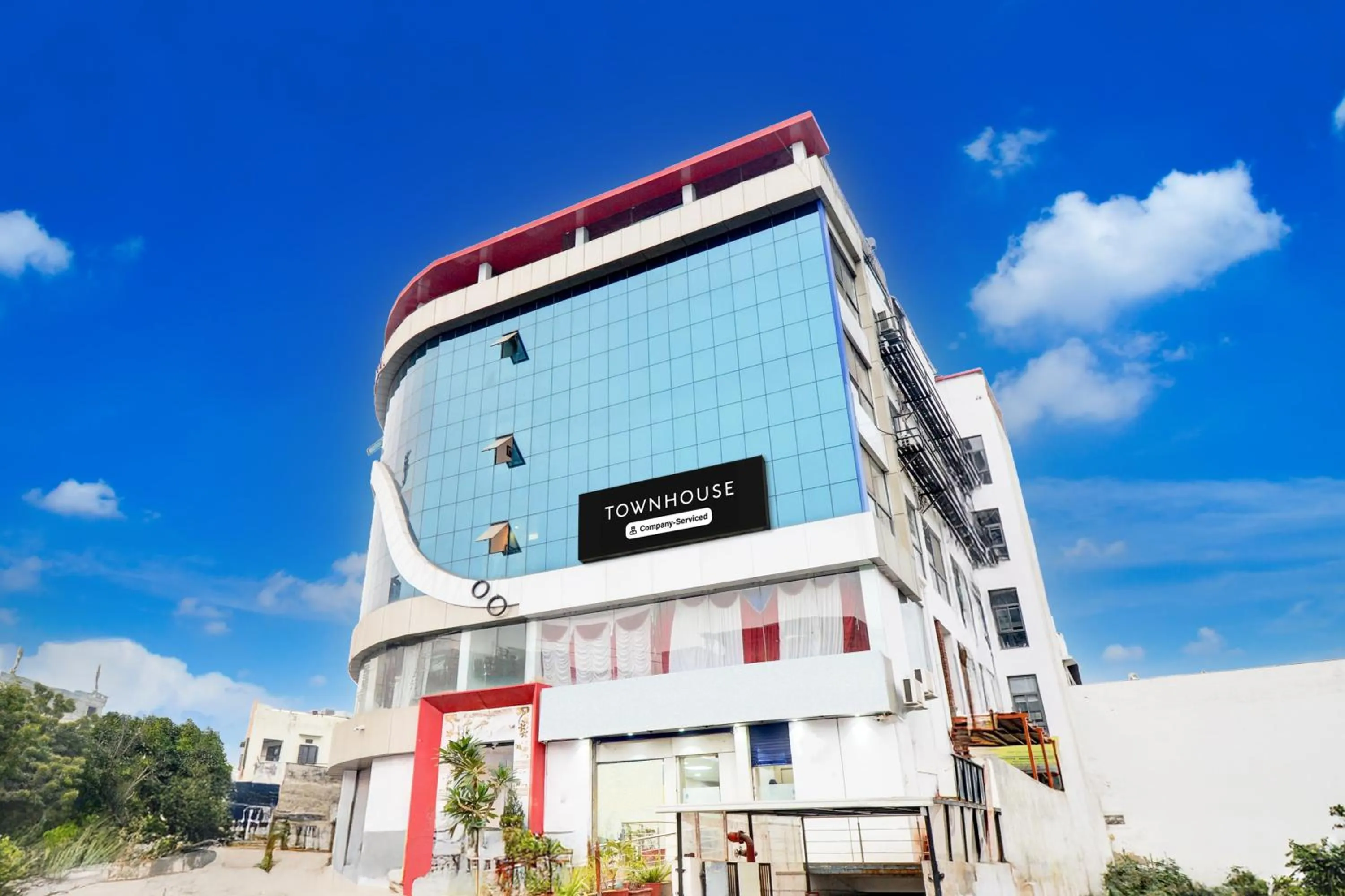 Facade/entrance in Super Townhouse Shobhagpura Formerly Fragrance Hotel