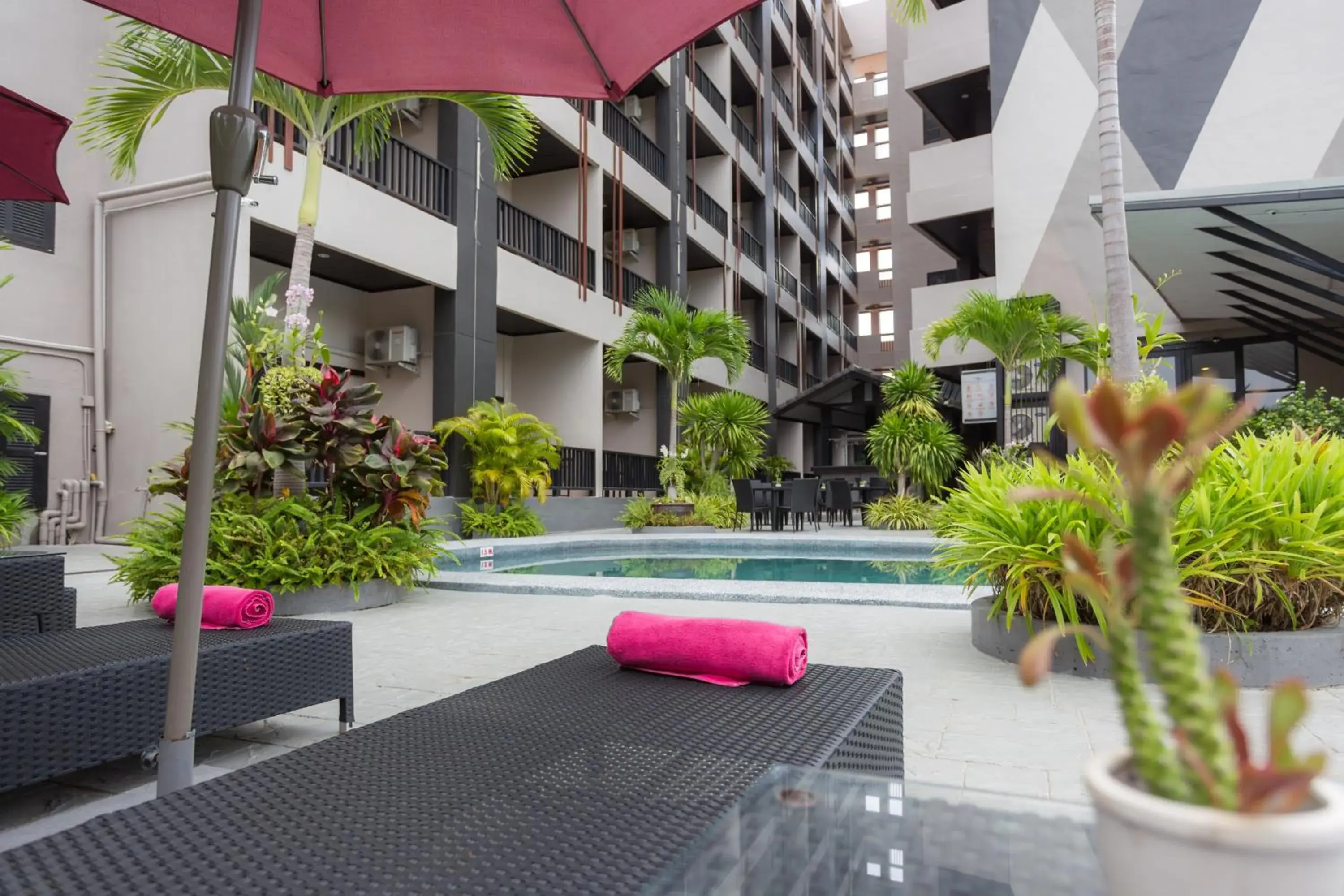 Swimming Pool in Golden Tulip Essential Pattaya