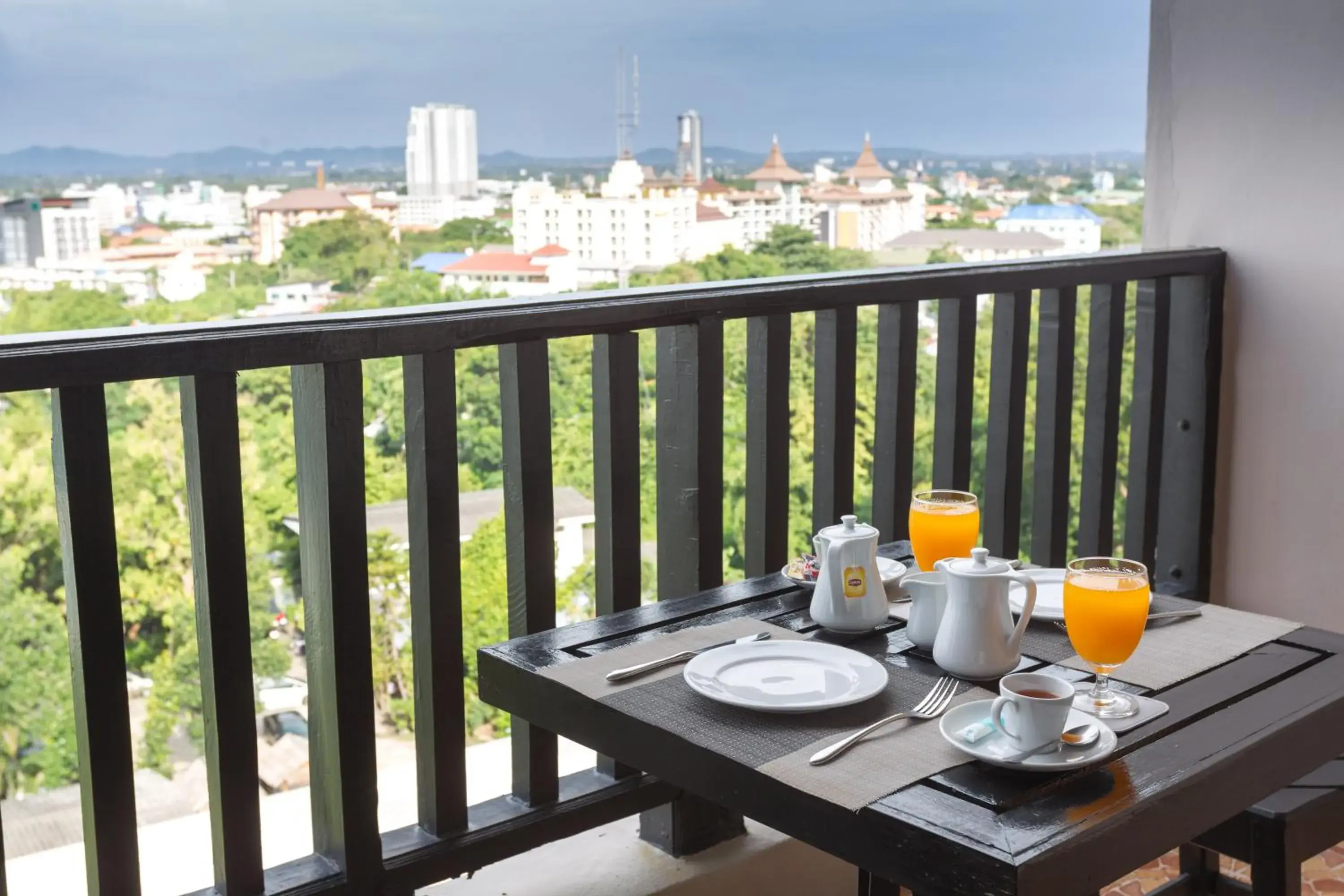 Balcony/Terrace in Golden Tulip Essential Pattaya