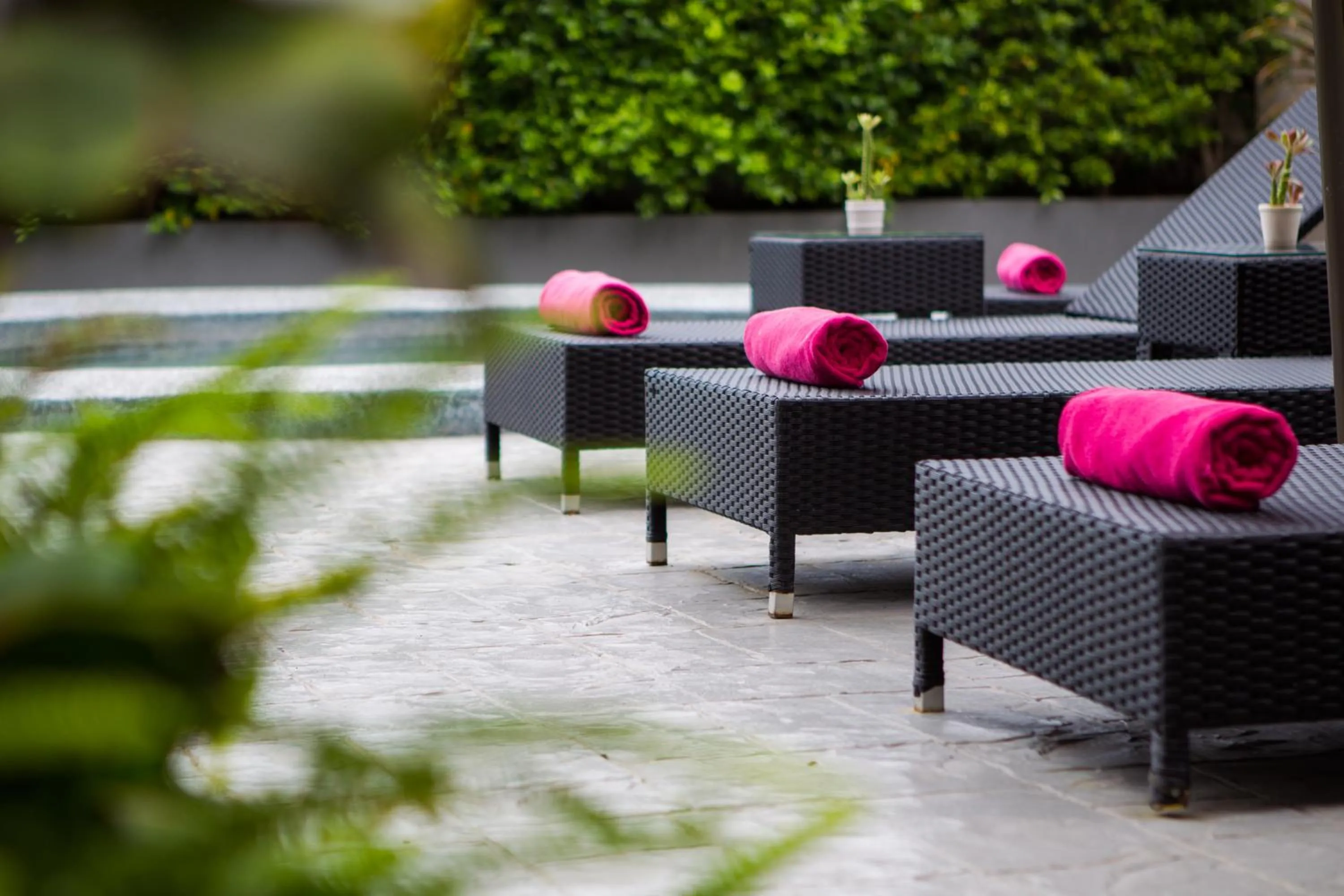 Swimming pool in Golden Tulip Essential Pattaya