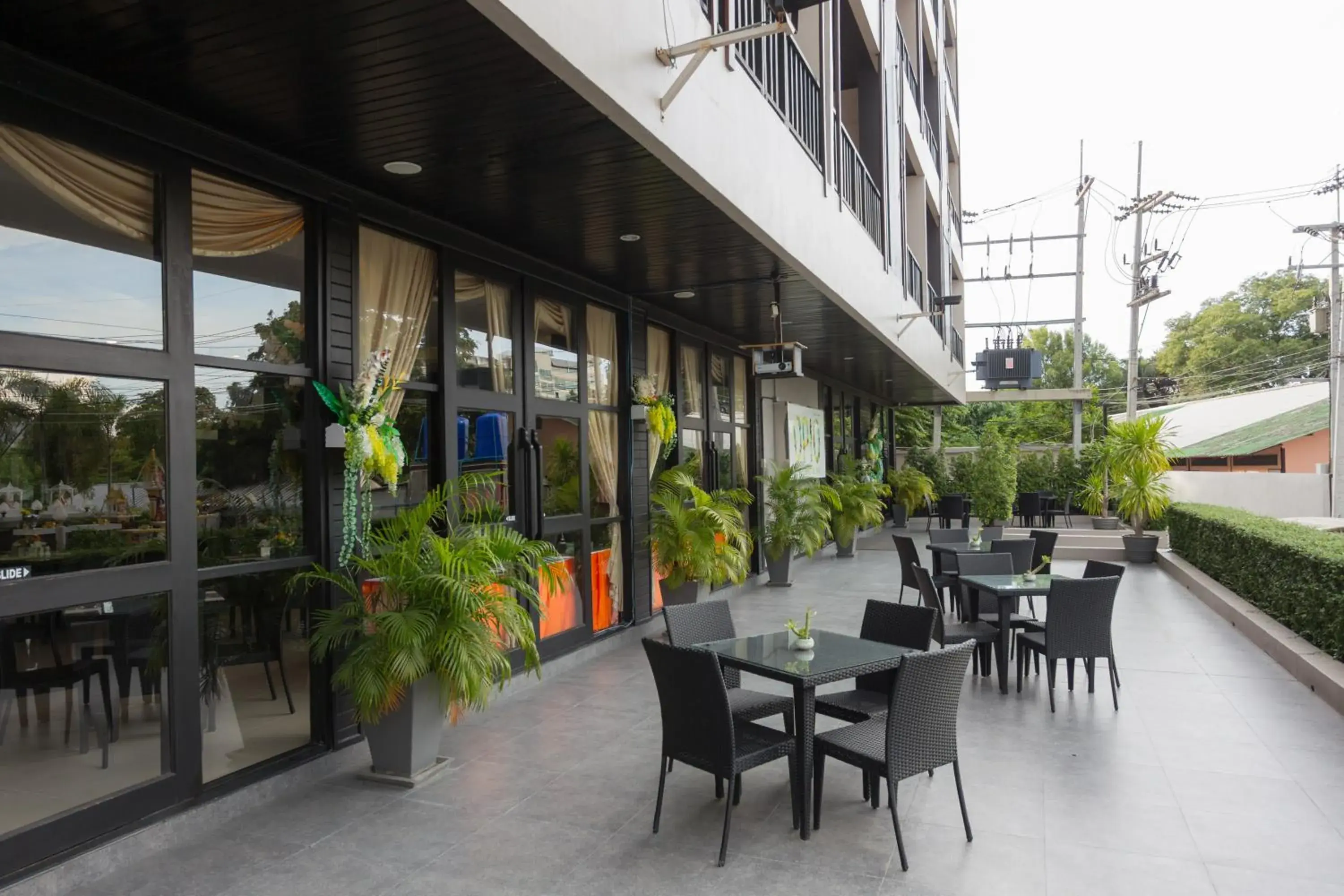 Food and drinks, Restaurant/Places to Eat in Golden Tulip Essential Pattaya