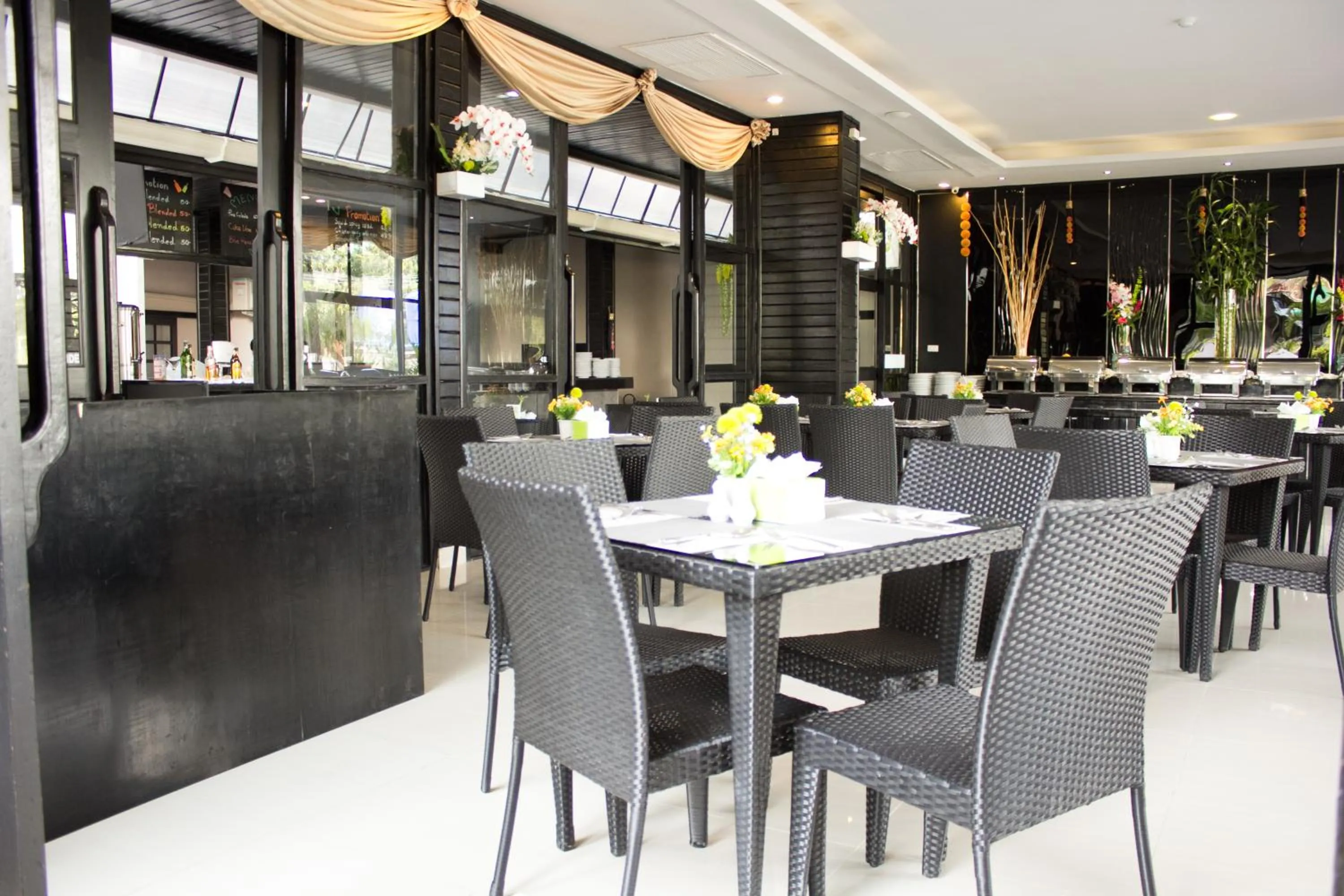 Restaurant/places to eat in Golden Tulip Essential Pattaya